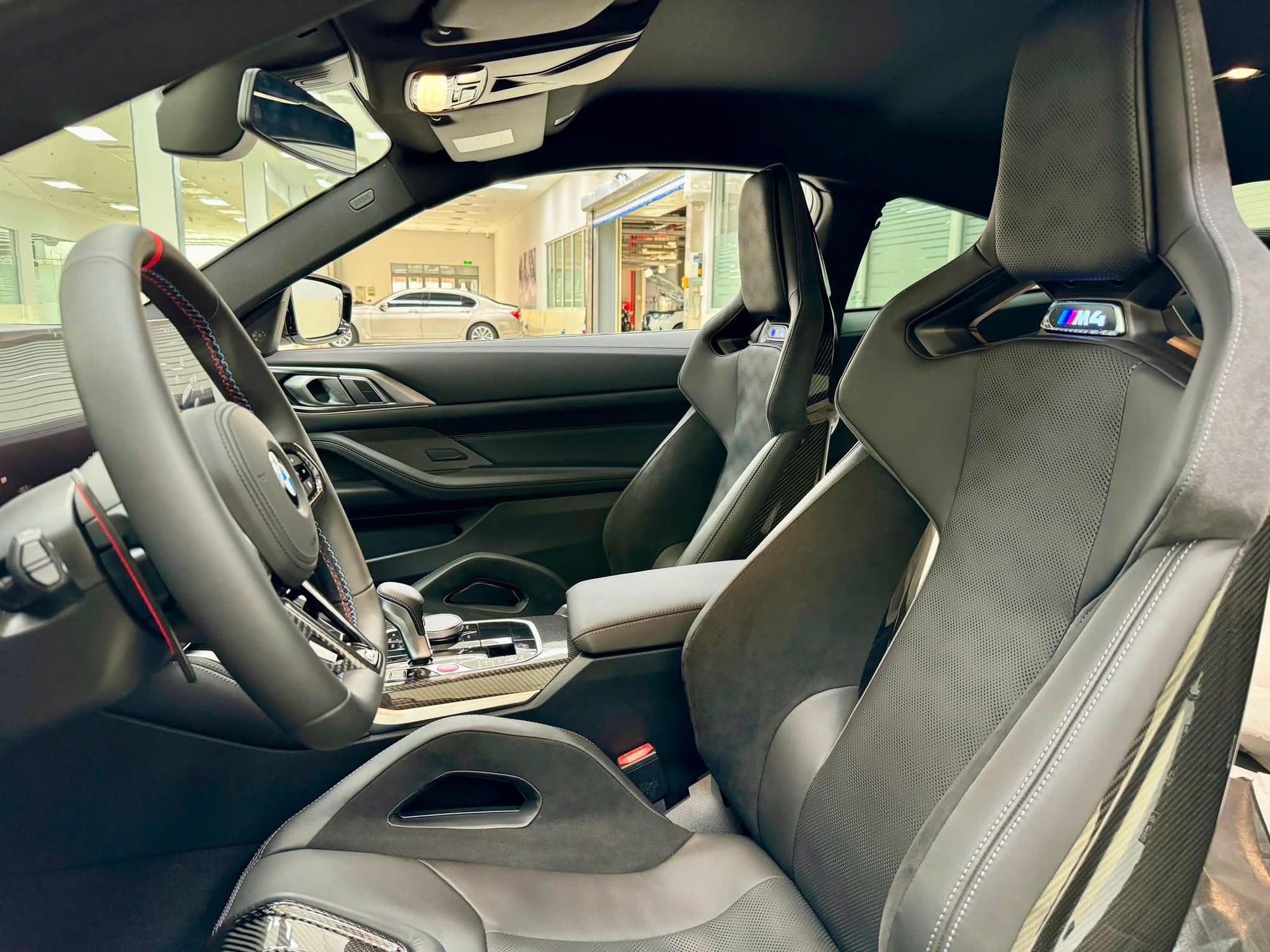 8 ‘xe chơi’ về Việt Nam 2025: Không phải siêu xe nhưng đắt, kén khách nhưng khó làm ngơ- Ảnh 7. 8 ‘xe chơi’ về Việt Nam 2025: Không phải siêu xe nhưng đắt, kén khách nhưng khó làm ngơ- Ảnh 7.