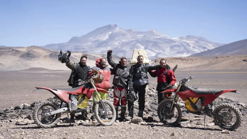 Kỳ tích xe điện chinh phục núi lửa cao nhất thế giới- Ảnh 8. Kỳ tích xe điện chinh phục núi lửa cao nhất thế giới- Ảnh 8.