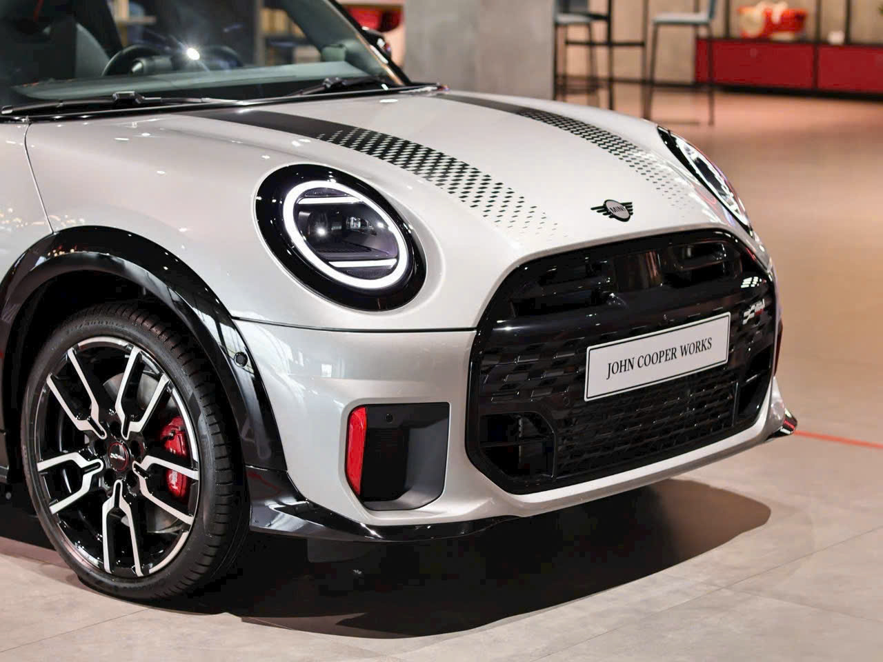 8 ‘xe chơi’ về Việt Nam 2025: Không phải siêu xe nhưng đắt, kén khách nhưng khó làm ngơ- Ảnh 11. 8 ‘xe chơi’ về Việt Nam 2025: Không phải siêu xe nhưng đắt, kén khách nhưng khó làm ngơ- Ảnh 11.