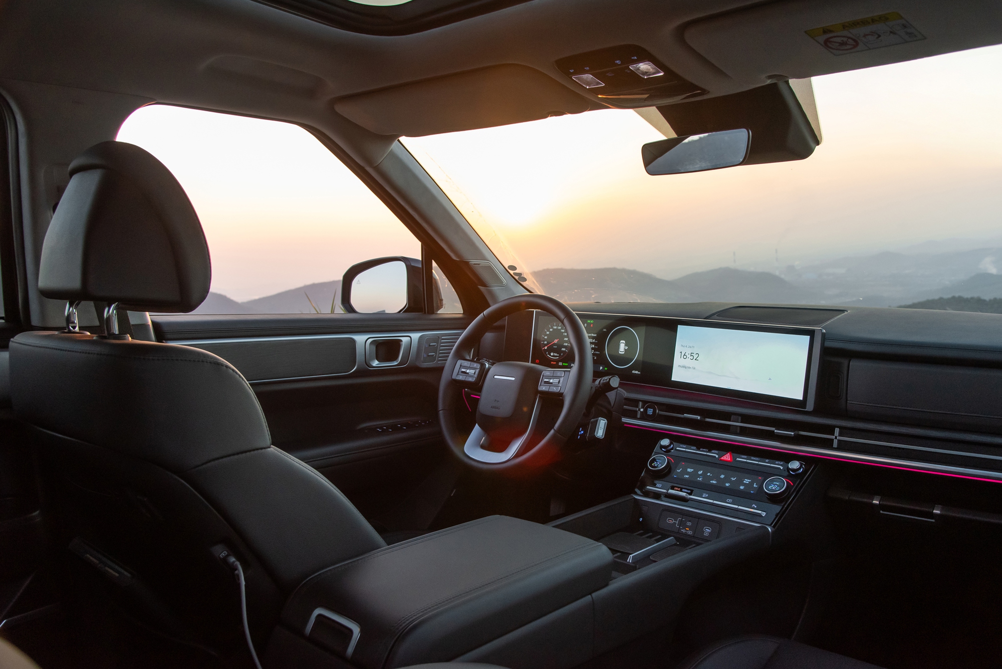 Bỏ 1,5 tỷ mua Hyundai Santa Fe Hybrid và những điều cần biết: Bớt bồng bềnh nhưng đừng kỳ vọng quá nhiều về tiết kiệm nhiên liệu- Ảnh 6. Bỏ 1,5 tỷ mua Hyundai Santa Fe Hybrid và những điều cần biết: Bớt bồng bềnh nhưng đừng kỳ vọng quá nhiều về tiết kiệm nhiên liệu- Ảnh 6.