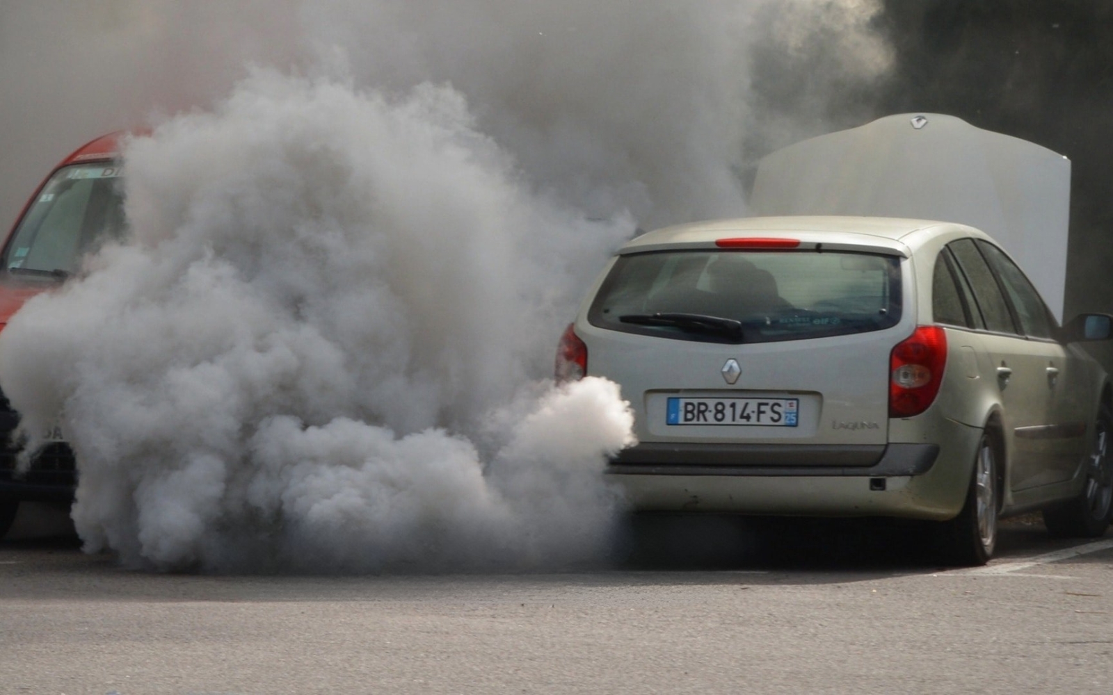 Châu Âu bất ngờ quay xe hủy lệnh cấm xe xăng dầu từ năm 2035: Ford, Volkswagen 'ăn mừng' nhưng chuyên gia cảnh báo chỉ là 'chiến thắng trong bi kịch'- Ảnh 1. Châu Âu bất ngờ quay xe hủy lệnh cấm xe xăng dầu từ năm 2035: Ford, Volkswagen 'ăn mừng' nhưng chuyên gia cảnh báo chỉ là 'chiến thắng trong bi kịch'- Ảnh 1.