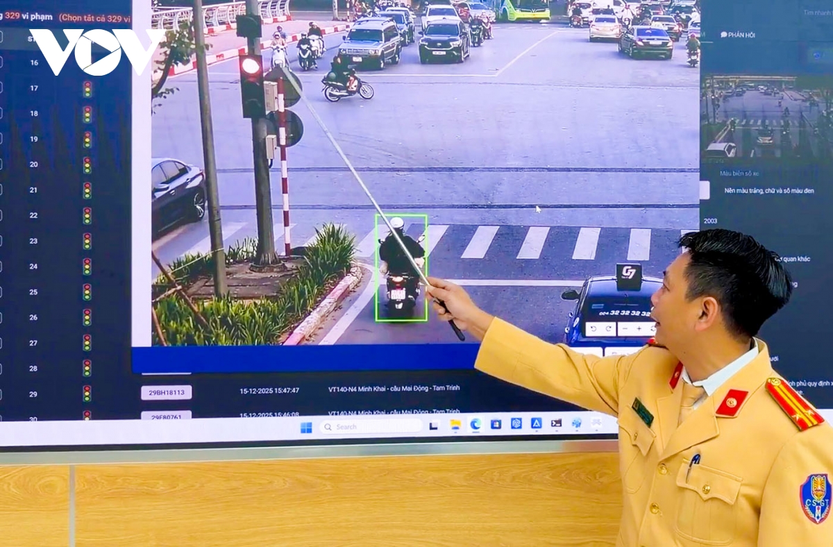 Camera AI c&oacute; phạt nguội người vi phạm khi "đi b&atilde;o" ăn mừng U22 Việt Nam v&ocirc; địch?- Ảnh 3.