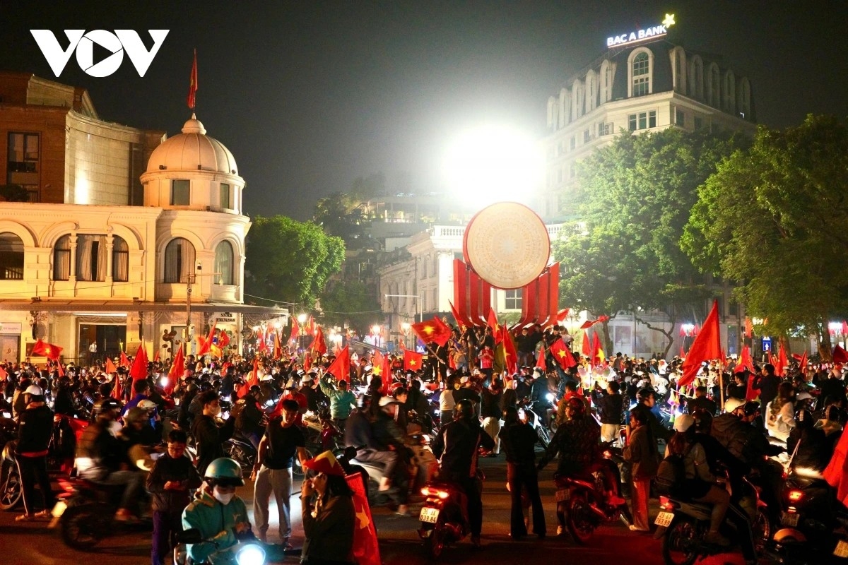 Camera AI c&oacute; phạt nguội người vi phạm khi "đi b&atilde;o" ăn mừng U22 Việt Nam v&ocirc; địch?- Ảnh 1.