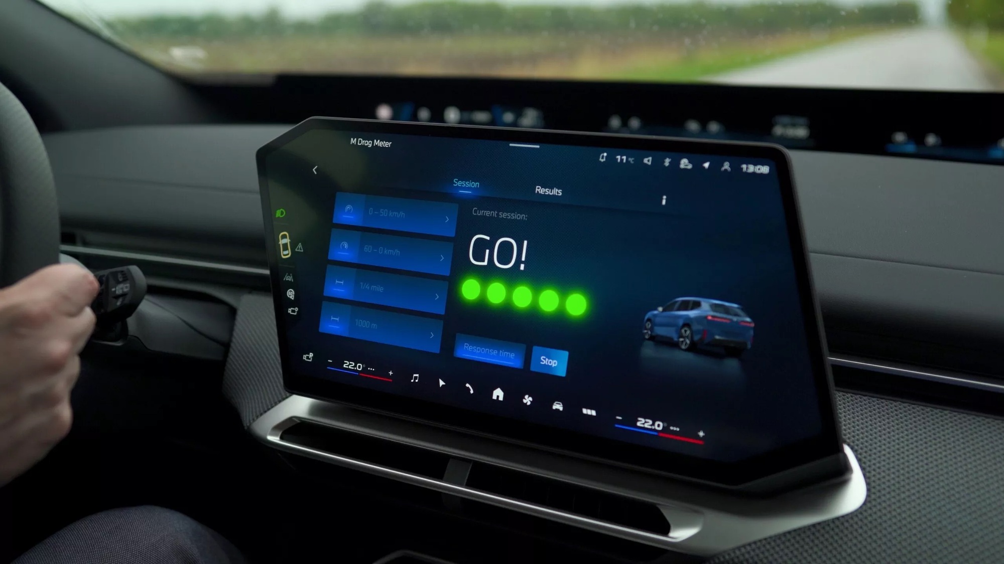 BMW lại khiến dân chơi tốc độ ‘đứng ngồi không yên’ với màn hình hiển thị rất nhiều thông số vận hành trong thời gian thực- Ảnh 4.