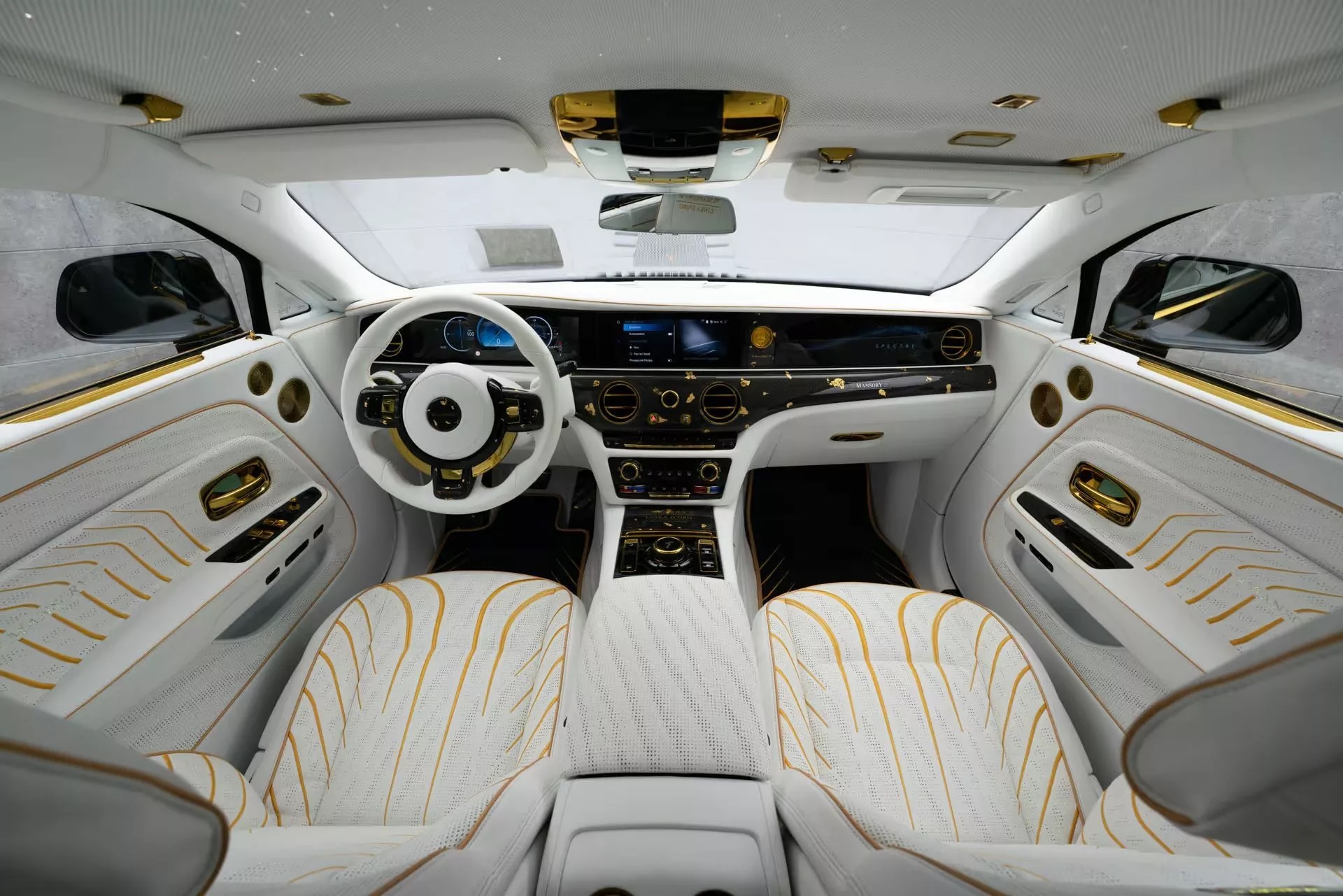 Rolls-Royce Spectre bản độ &lsquo;d&aacute;t v&agrave;ng&rsquo; n&agrave;y c&oacute; hẳn loa ngo&agrave;i ph&aacute;t &acirc;m thanh khi di chuyển g&acirc;y tranh c&atilde;i- Ảnh 3.