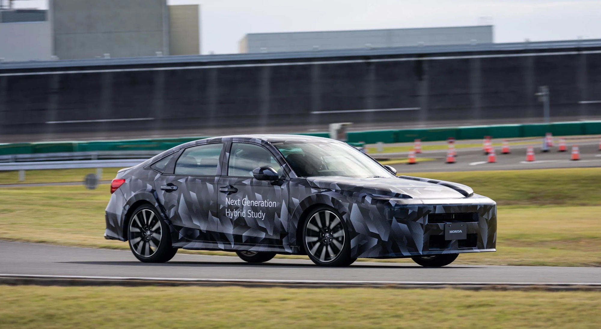 Honda CR-V hybrid lắp ráp rẻ hơn, không xịn như xe nhập, ra sớm vì sợ mất khách? Đây là câu trả lời!- Ảnh 7. Honda CR-V hybrid lắp ráp rẻ hơn, không xịn như xe nhập, ra sớm vì sợ mất khách? Đây là câu trả lời!- Ảnh 7.