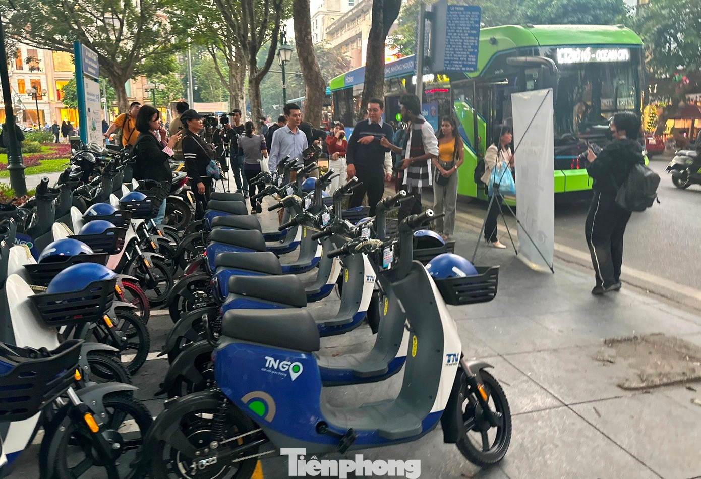 Xe đạp điện công cộng lần đầu có mặt tại Hà Nội: Pin tháo rời, chạy 90 km mỗi lần sạc- Ảnh 2. Xe đạp điện công cộng lần đầu có mặt tại Hà Nội: Pin tháo rời, chạy 90 km mỗi lần sạc- Ảnh 2.