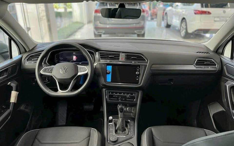 VW Tiguan Allspace ‘xả kho’ giá gần 1,5 tỷ đồng tại đại lý: Chỉ còn bản ‘base’ với số lượng ít, có thể dọn đường đón mẫu mới thay thế- Ảnh 7.