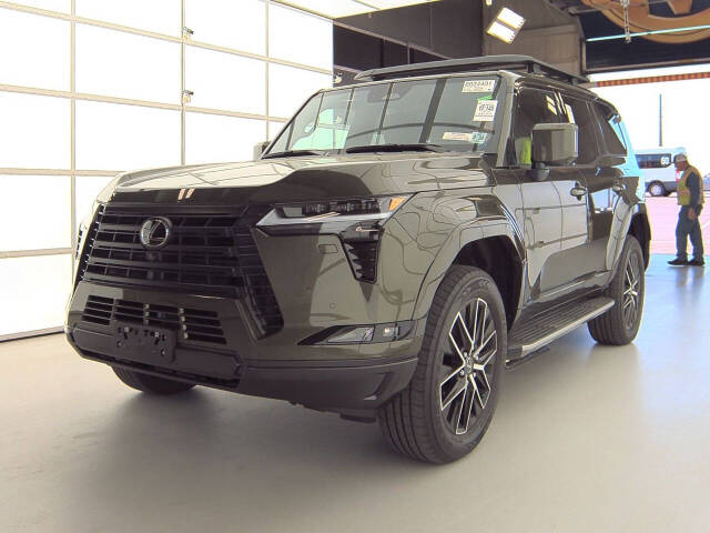 Nhiều chiếc Lexus GX 550 bị nứt k&iacute;nh chắn gi&oacute; khi bật sưởi trời lạnh, bảo hiểm c&oacute; đền th&igrave; chủ xe cũng &lsquo;ốm&rsquo; v&igrave; một điều- Ảnh 2.