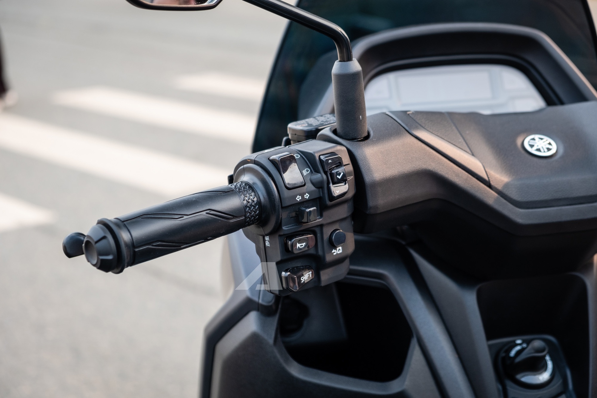 Yamaha NMAX 2025 ra mắt Việt Nam: Gi&aacute; từ 69 triệu đồng, hộp số điện tử 2 chế độ, c&oacute; thể thế chỗ PCX- Ảnh 19.