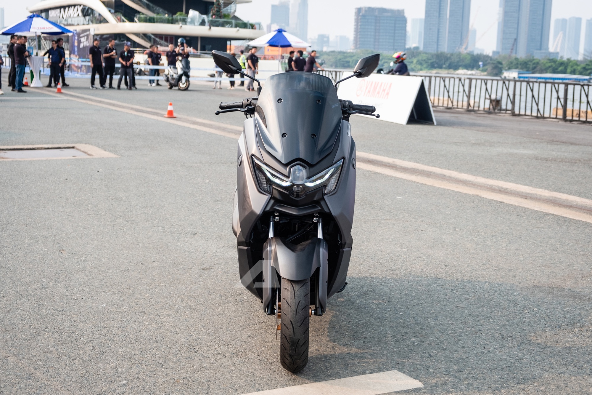 Yamaha NMAX 2025 ra mắt Việt Nam: Gi&aacute; từ 69 triệu đồng, hộp số điện tử 2 chế độ, c&oacute; thể thế chỗ PCX- Ảnh 8.