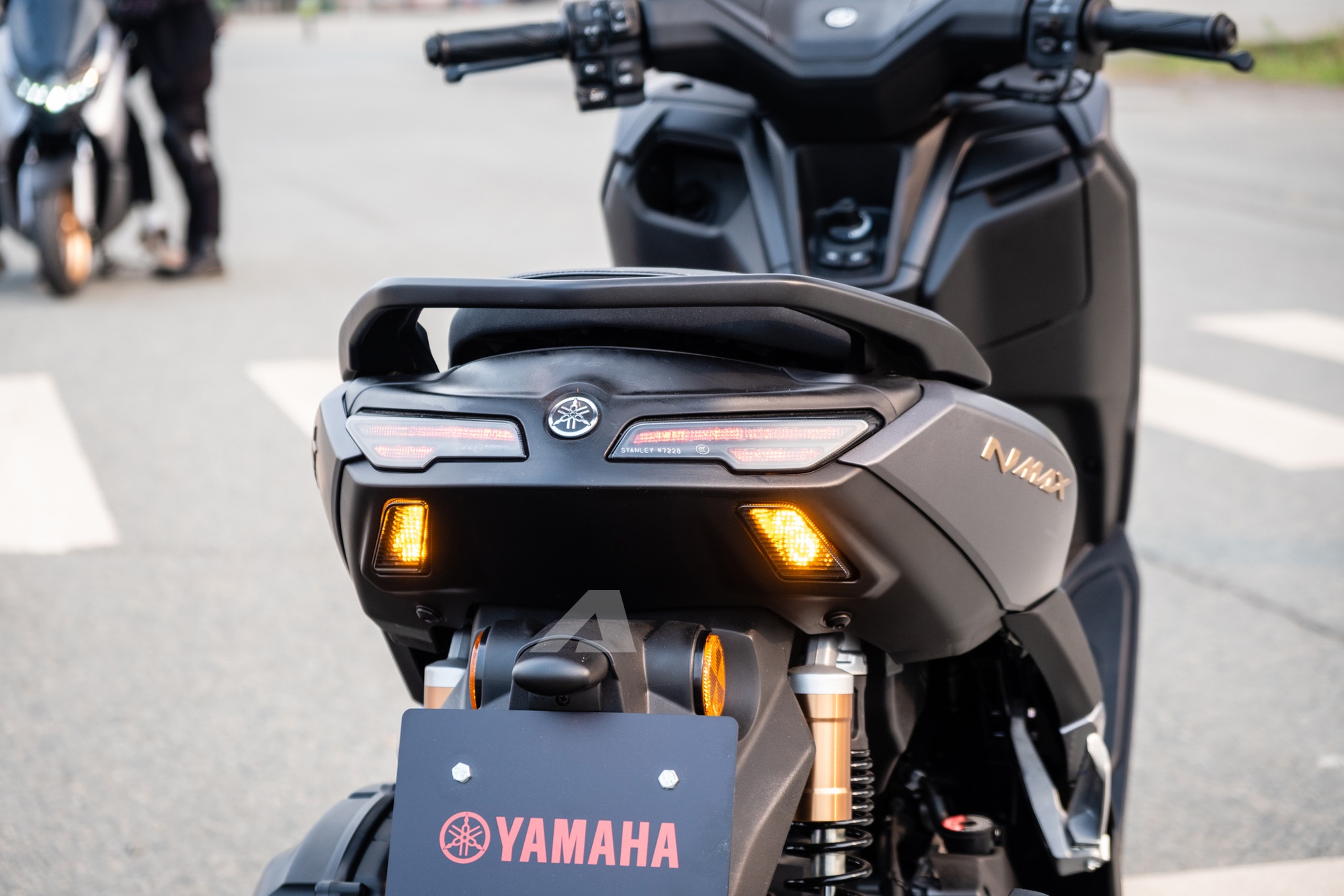 Yamaha NMAX 2025 ra mắt Việt Nam: Gi&aacute; từ 69 triệu đồng, hộp số điện tử 2 chế độ, c&oacute; thể thế chỗ PCX- Ảnh 13.