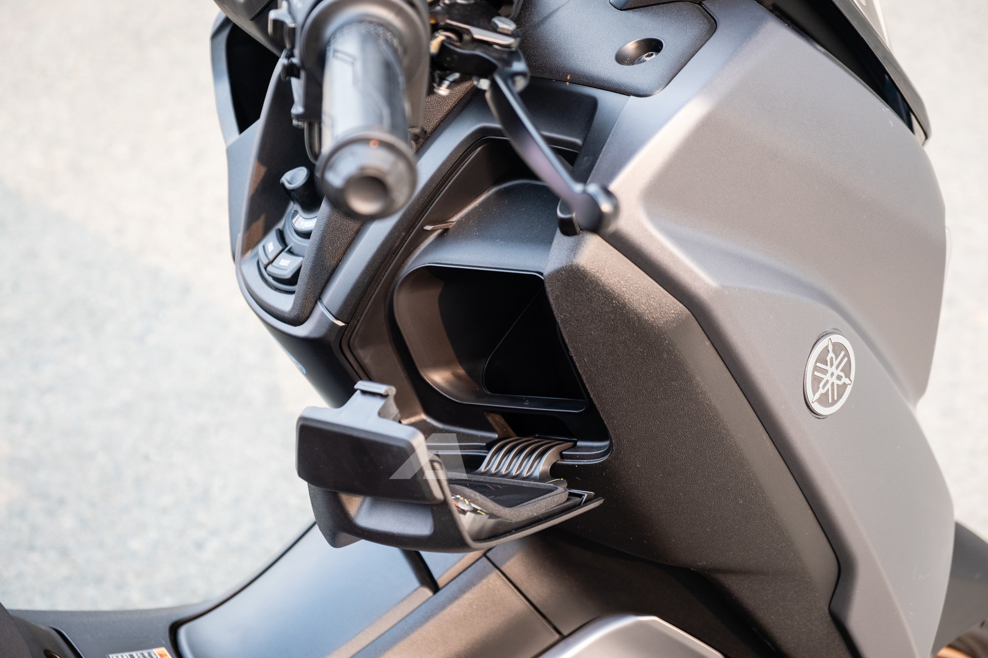 Yamaha NMAX 2025 ra mắt Việt Nam: Gi&aacute; từ 69 triệu đồng, hộp số điện tử 2 chế độ, c&oacute; thể thế chỗ PCX- Ảnh 18.