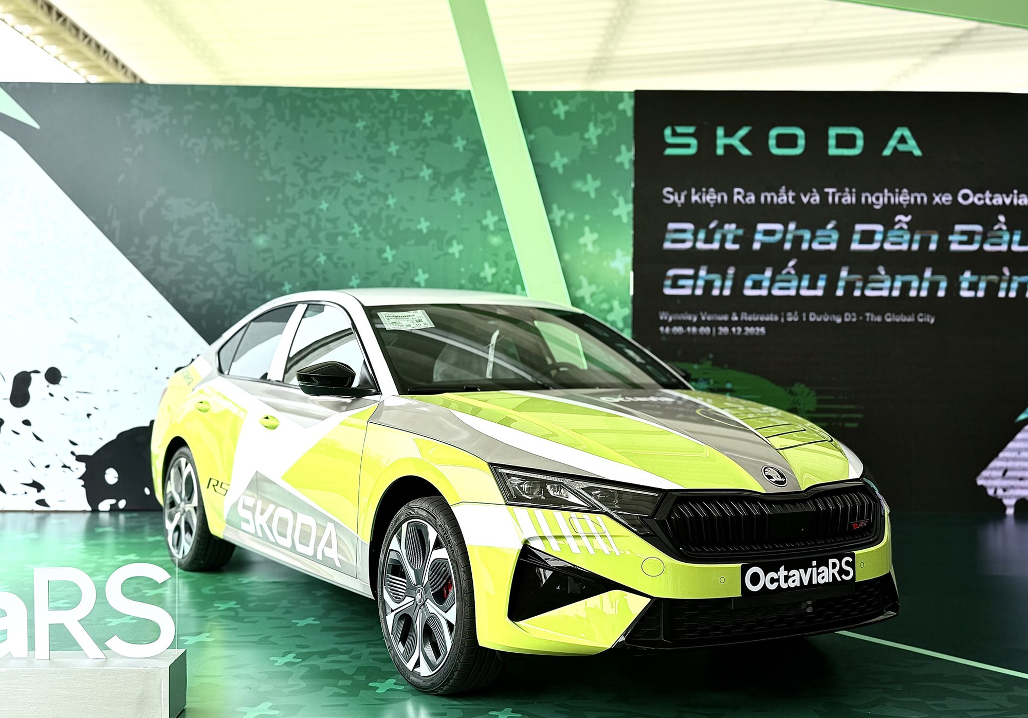 Skoda Octavia RS chốt giá 1,608 tỷ đồng tại Việt Nam: Rẻ hơn WRX, có ADAS, treo thích ứng cùng nhiều ‘đồ chơi’ khủng cho dân mê lái- Ảnh 2.