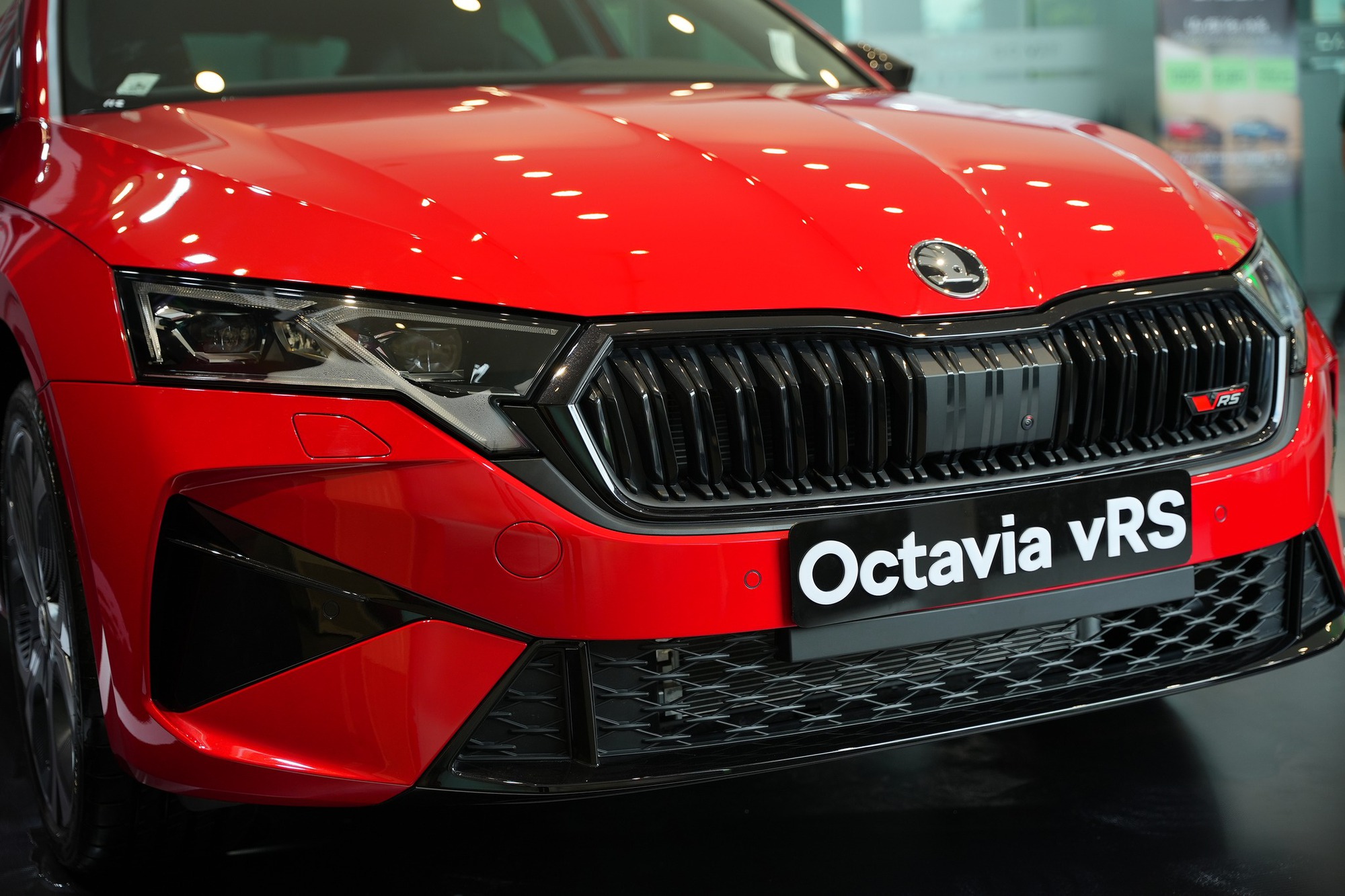 Skoda Octavia RS chốt gi&aacute; 1,608 tỷ đồng tại Việt Nam: Rẻ hơn WRX, c&oacute; ADAS, treo th&iacute;ch ứng c&ugrave;ng nhiều &lsquo;đồ chơi&rsquo; khủng cho d&acirc;n m&ecirc; l&aacute;i- Ảnh 11.