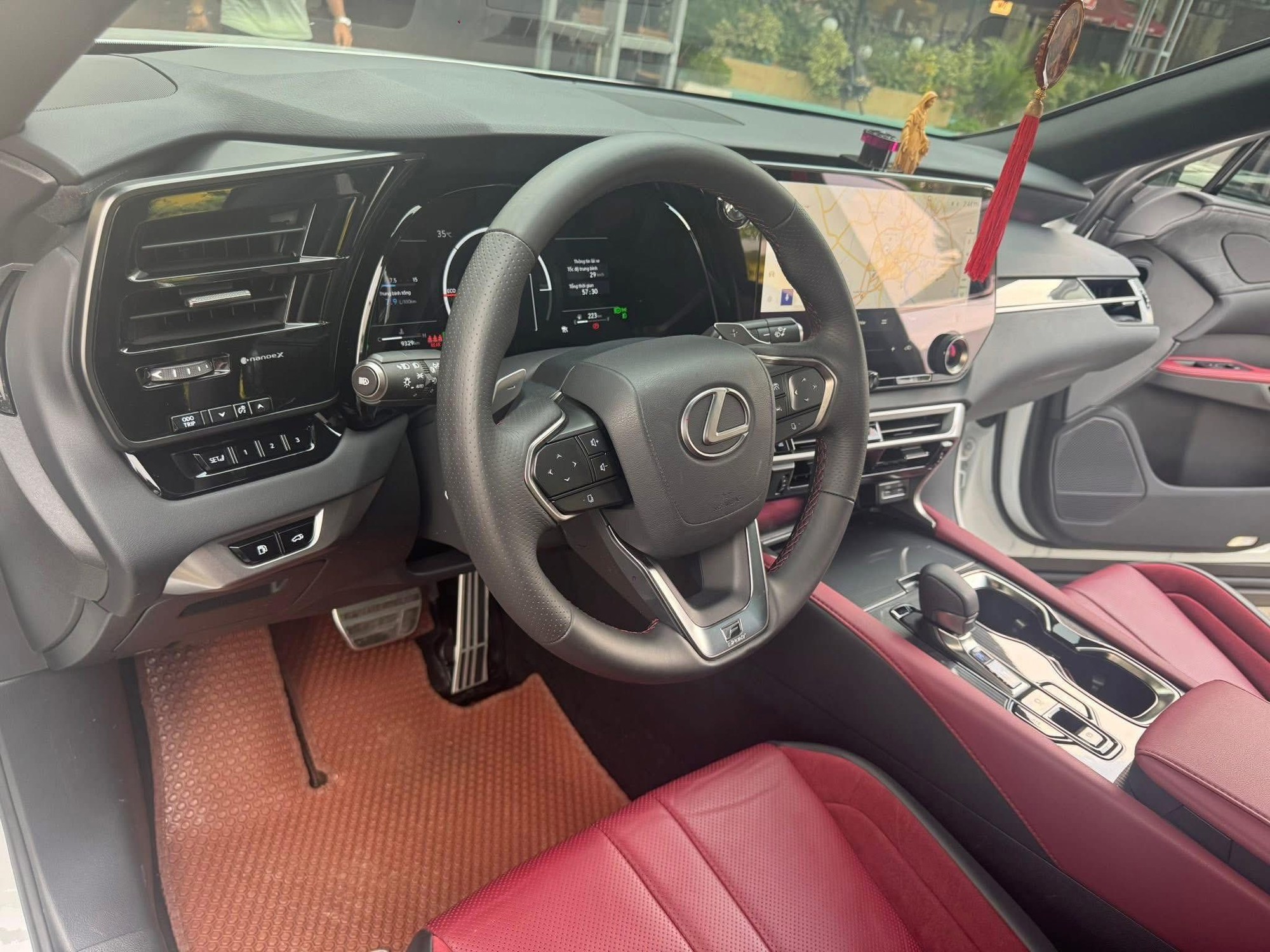 Giữ gi&aacute; như Lexus: RX 500h đi hơn 9.000km b&aacute;n lại gần bằng gi&aacute; lăn b&aacute;nh xe mới, c&ograve;n nguy&ecirc;n bảo h&agrave;nh ch&iacute;nh h&atilde;ng- Ảnh 5.