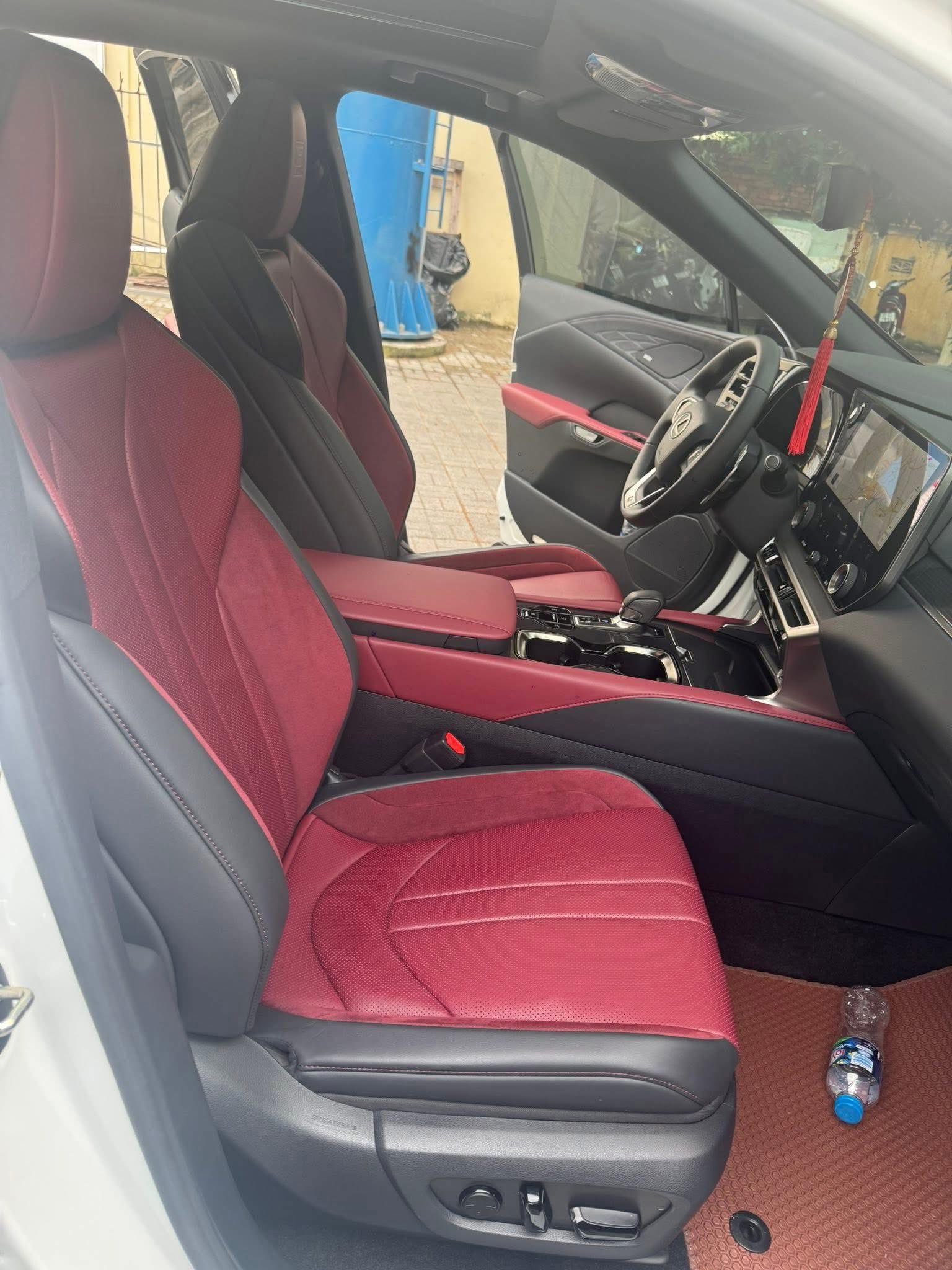 Giữ gi&aacute; như Lexus: RX 500h đi hơn 9.000km b&aacute;n lại gần bằng gi&aacute; lăn b&aacute;nh xe mới, c&ograve;n nguy&ecirc;n bảo h&agrave;nh ch&iacute;nh h&atilde;ng- Ảnh 8.