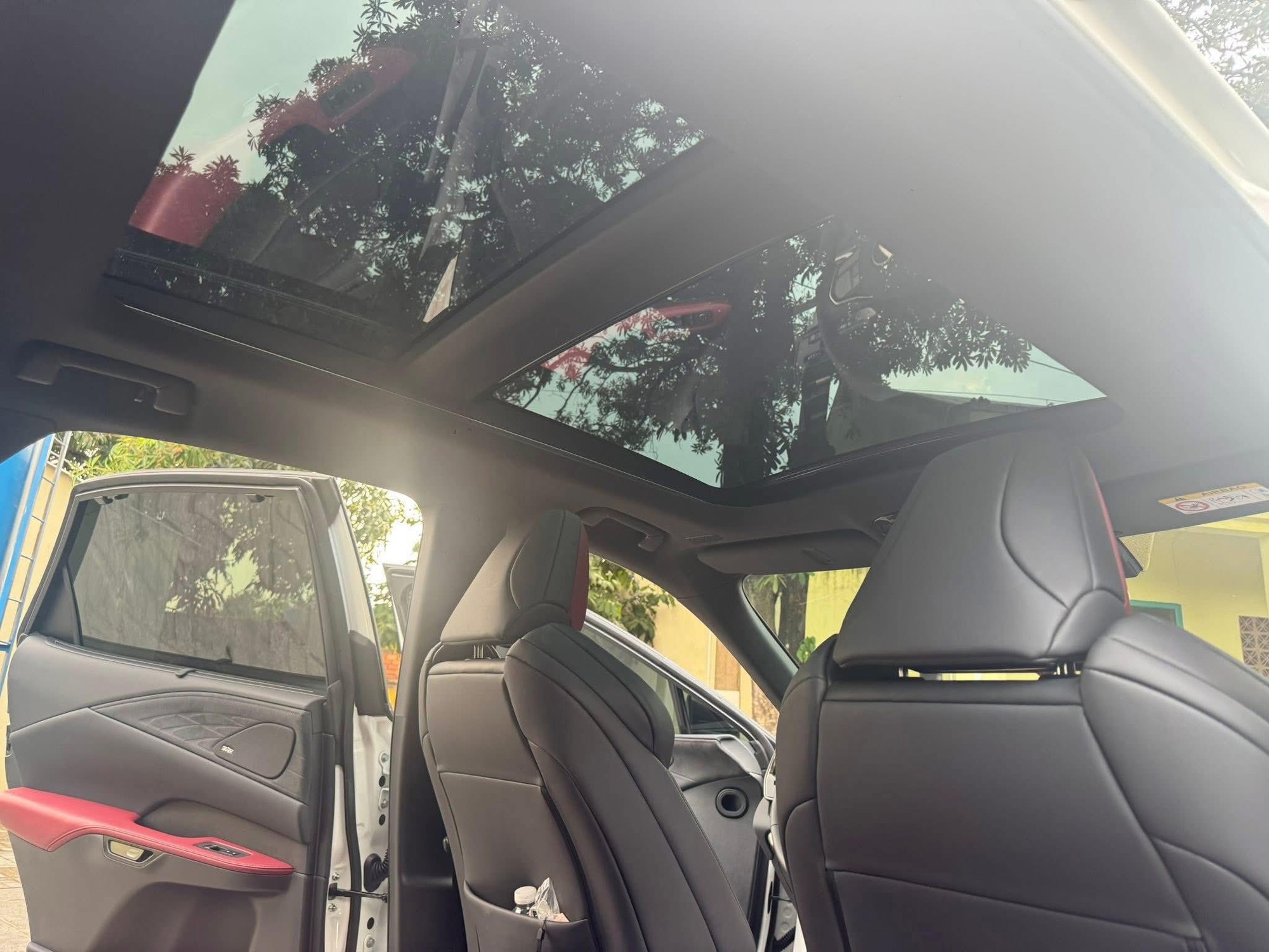 Giữ gi&aacute; như Lexus: RX 500h đi hơn 9.000km b&aacute;n lại gần bằng gi&aacute; lăn b&aacute;nh xe mới, c&ograve;n nguy&ecirc;n bảo h&agrave;nh ch&iacute;nh h&atilde;ng- Ảnh 10.