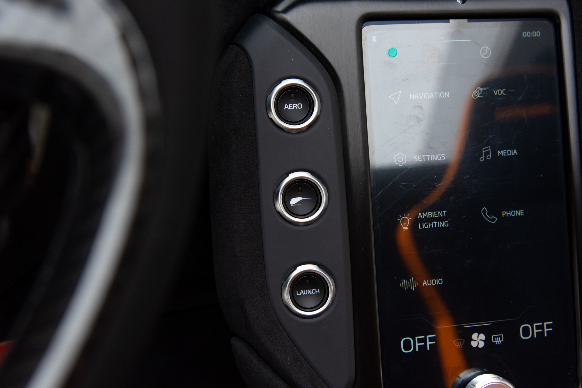 Đại gia Việt có thể trở thành người duy nhất trên thế giới sở hữu chiếc McLaren 750S này: Gần 25 tỷ, màu sơn cực độc cần 260 giờ hoàn thiện- Ảnh 20. Đại gia Việt có thể trở thành người duy nhất trên thế giới sở hữu chiếc McLaren 750S này: Gần 25 tỷ, màu sơn cực độc cần 260 giờ hoàn thiện- Ảnh 20.