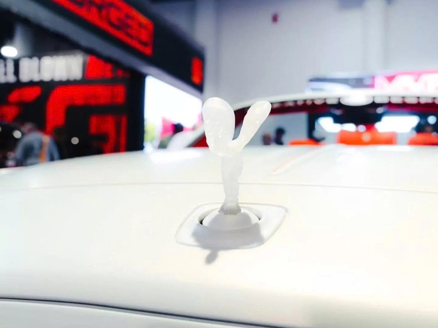 Rolls-Royce Dawn c&oacute; bản độ cực dị: Giới hạn chỉ 25 kh&aacute;ch, đầu xe 'kh&ocirc;ng giống ai', đu&ocirc;i xe thay mới ho&agrave;n to&agrave;n- Ảnh 2.