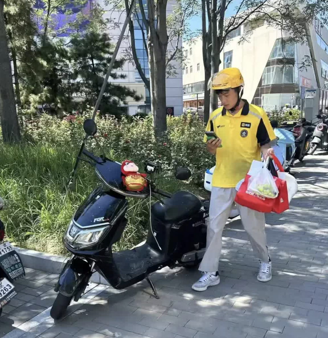 Ngo&agrave;i 't&agrave;i xế Be 1,6 tỷ' th&igrave; đ&acirc;y l&agrave; những shipper thu nhập g&acirc;y cho&aacute;ng kh&aacute;c: C&oacute; người doanh thu gần 6 tỷ đồng/6 năm, ng&agrave;y giao 700 đơn h&agrave;ng- Ảnh 5.