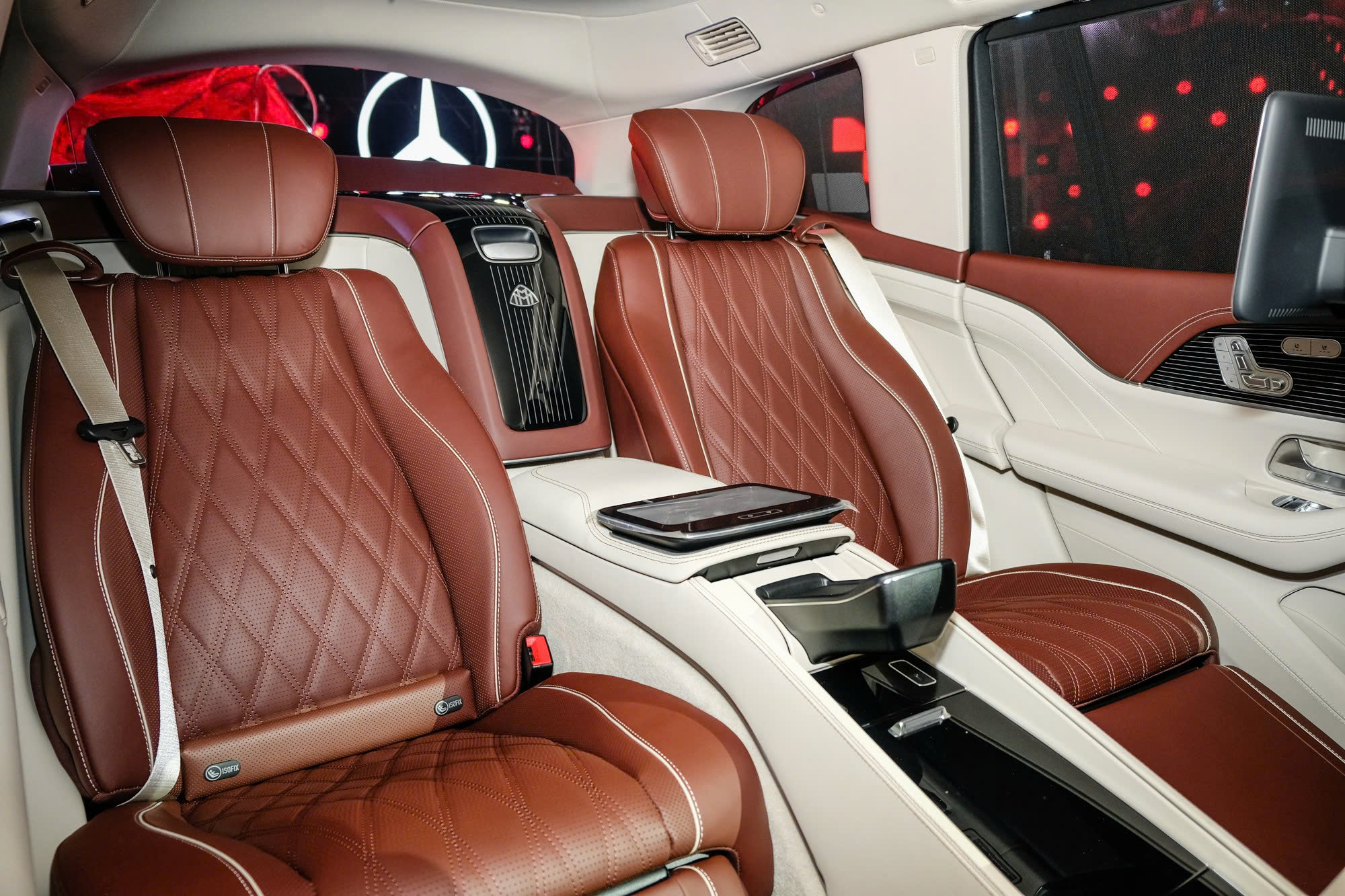 Loạt xe chỉ dành cho đại gia Việt ra mắt năm 2025: Đủ siêu xe đến siêu sang, nhiễu mẫu hàng hiếm trên thế giới, có mẫu giá ngang 2 căn penthouse- Ảnh 8. Loạt xe chỉ dành cho đại gia Việt ra mắt năm 2025: Đủ siêu xe đến siêu sang, nhiễu mẫu hàng hiếm trên thế giới, có mẫu giá ngang 2 căn penthouse- Ảnh 8.