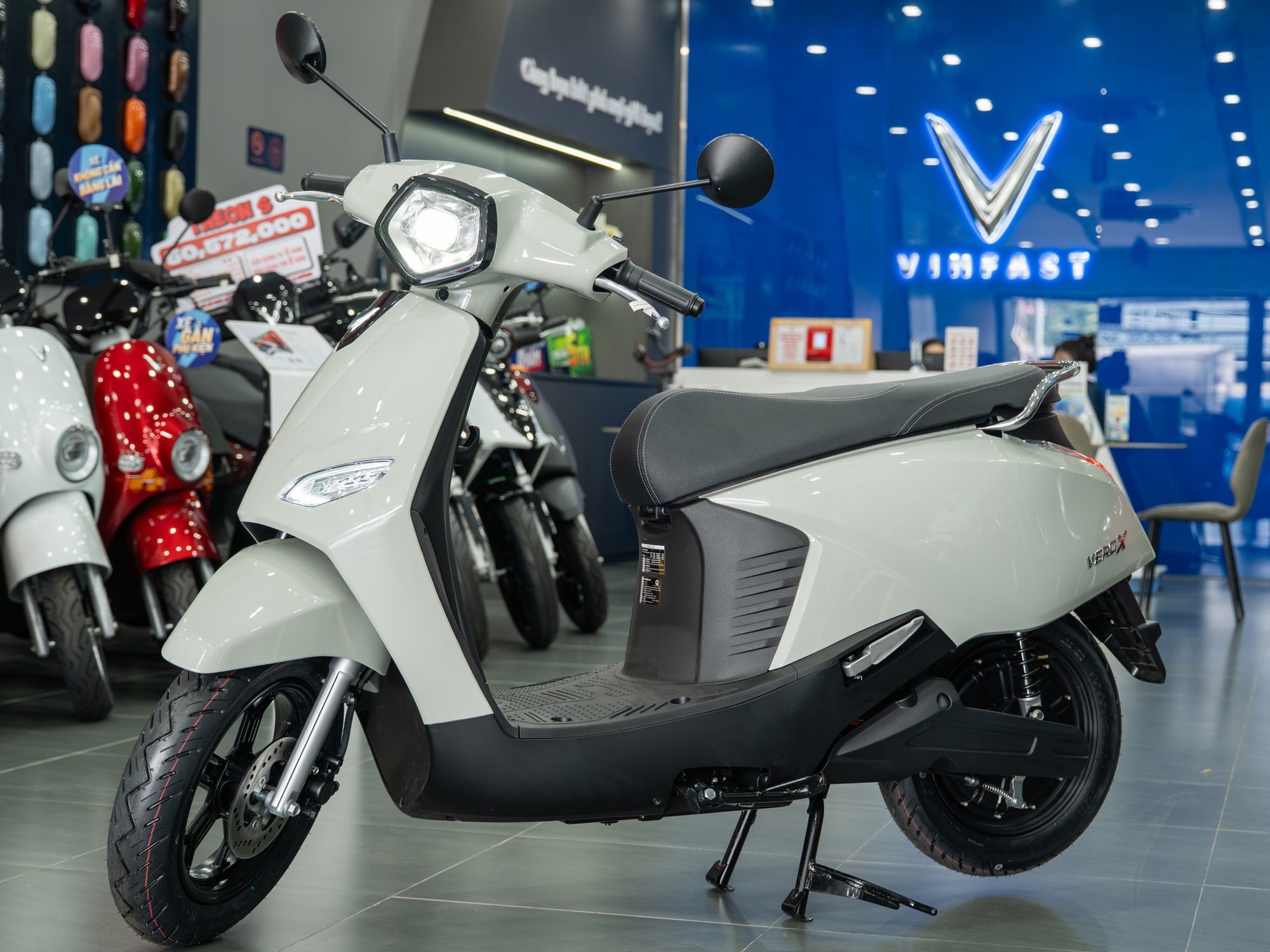 Rộn ràng thị trường xe máy phổ thông Việt Nam 2025: Tay ga chiếm sóng, có ‘ông lớn’ tung cả combo xăng - điện ở nhiều phân khúc- Ảnh 16. Rộn ràng thị trường xe máy phổ thông Việt Nam 2025: Tay ga chiếm sóng, có ‘ông lớn’ tung cả combo xăng - điện ở nhiều phân khúc- Ảnh 16.