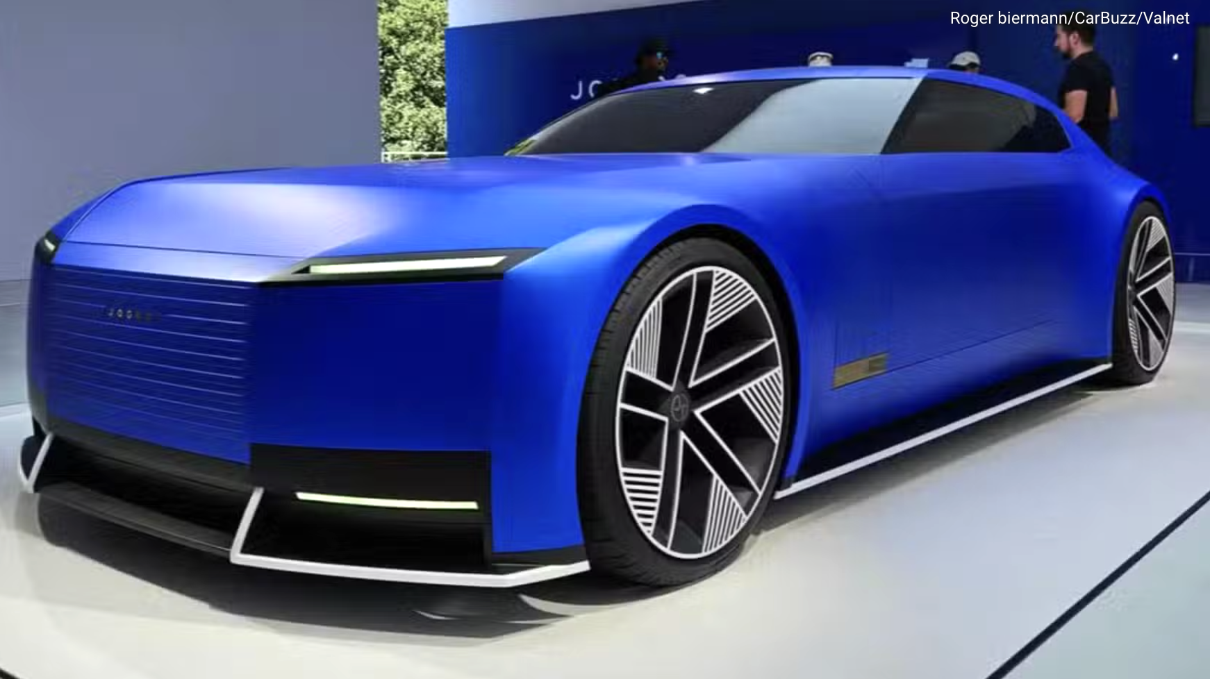 Jaguar ch&iacute;nh thức 'r&uacute;t ống thở' xe động cơ đốt trong: Chiếc F-Pace SVR cuối c&ugrave;ng rời xưởng để đi thẳng v&agrave;o... bảo t&agrave;ng- Ảnh 3.