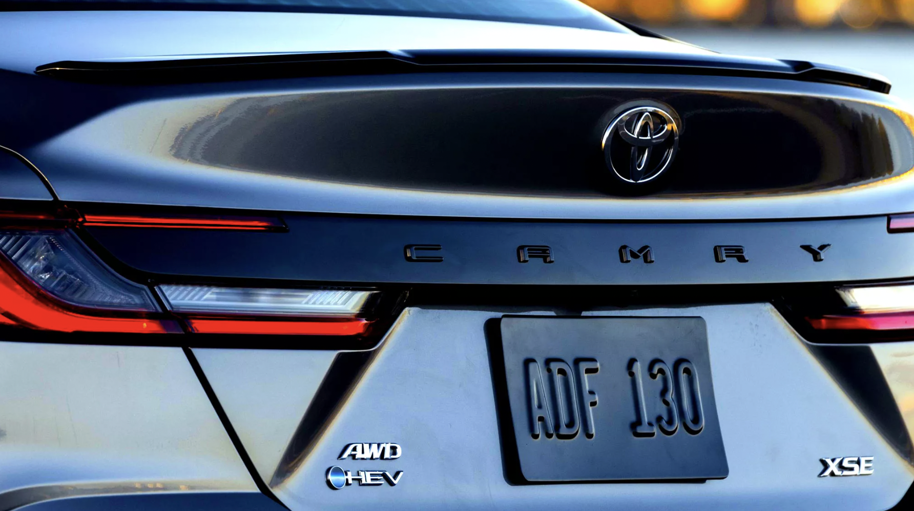 Chỉ v&igrave; 1 con ốc, hơn 55.000 chiếc Camry HEV v&agrave; Corolla Cross HEV bị triệu hồi: Liệu xe tại Việt Nam c&oacute; ảnh hưởng?- Ảnh 1.