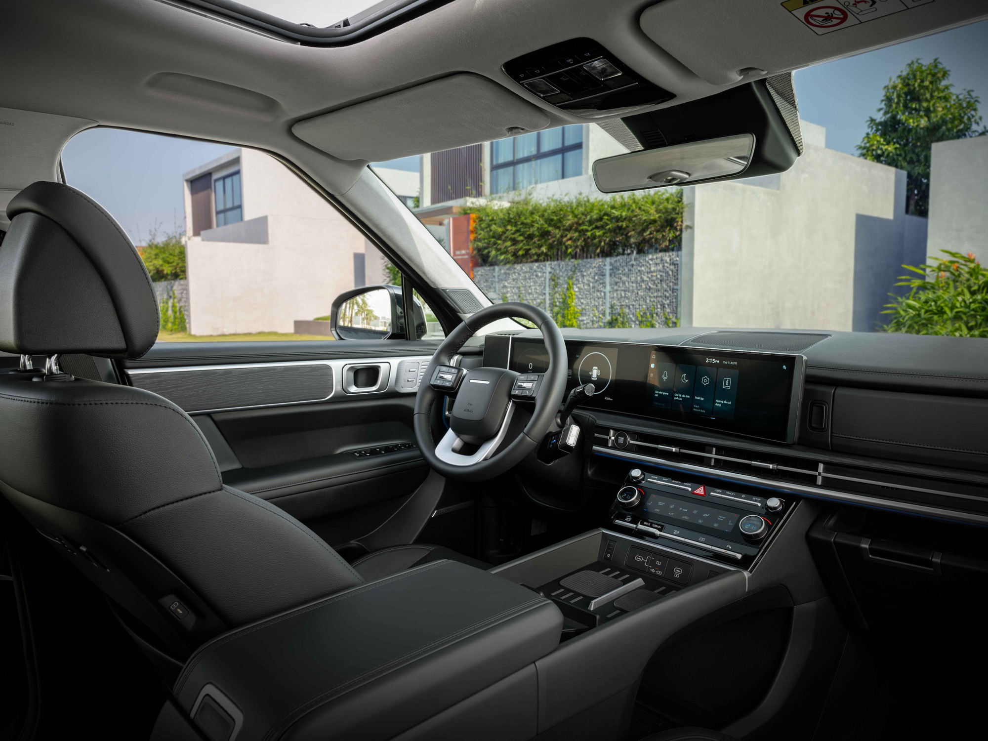 Hyundai Santa Fe hybrid vừa ra mắt đ&atilde; giảm gần 60 triệu đồng tại đại l&yacute;: Gi&aacute; thực tế vẫn cao hơn nhiều xe hybrid c&ugrave;ng ph&acirc;n kh&uacute;c- Ảnh 4.