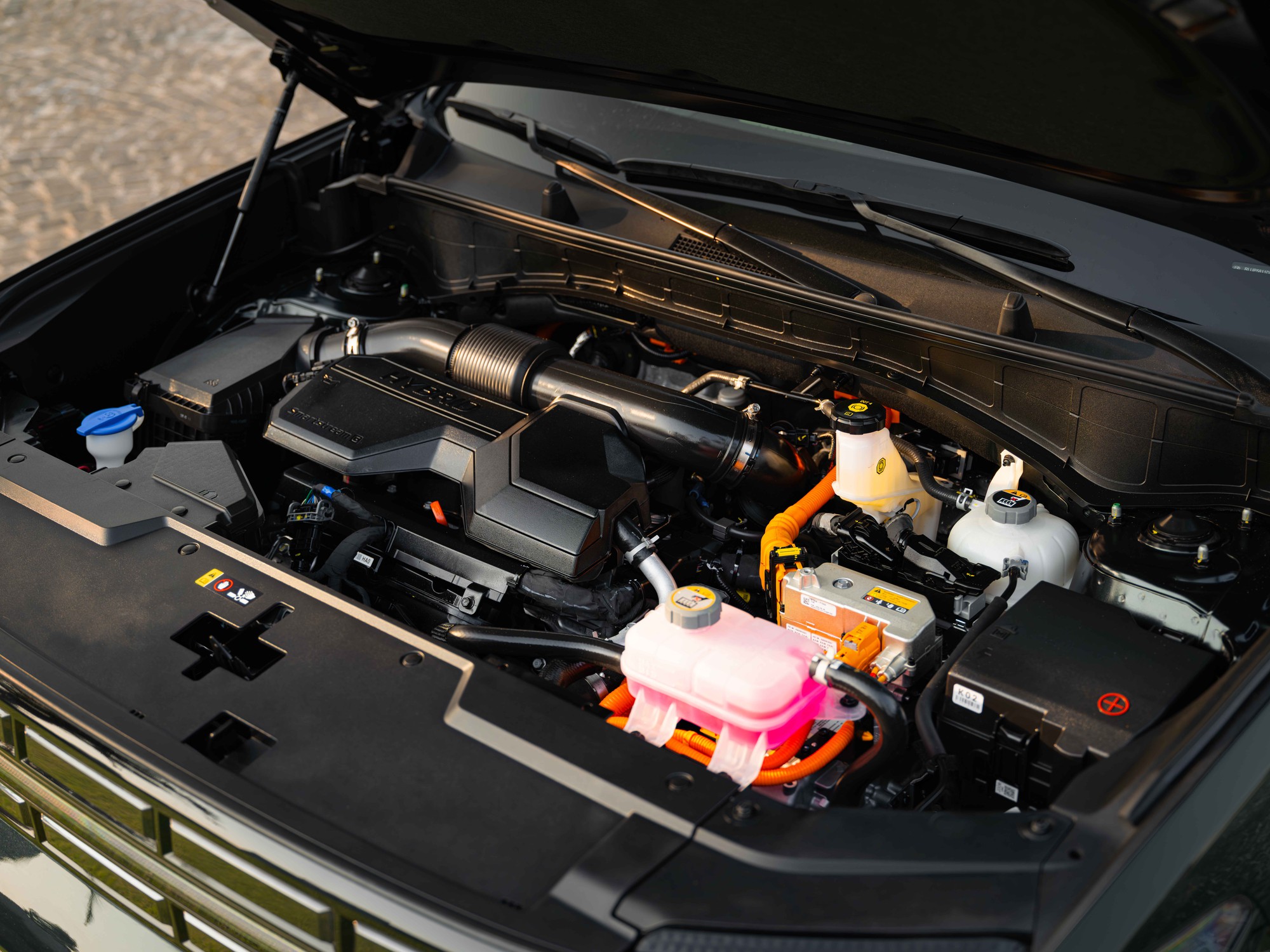 Hyundai Santa Fe hybrid vừa ra mắt đ&atilde; giảm gần 60 triệu đồng tại đại l&yacute;: Gi&aacute; thực tế vẫn cao hơn nhiều xe hybrid c&ugrave;ng ph&acirc;n kh&uacute;c- Ảnh 3.