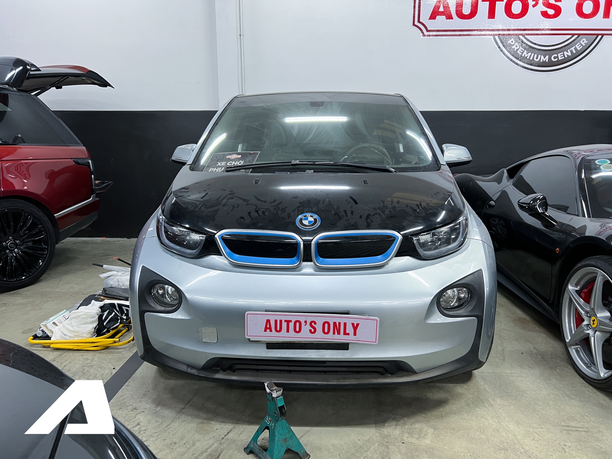 BMW i3 độc nhất Việt Nam bị &lsquo;bỏ rơi&rsquo; suốt 5 năm: B&aacute;m bụi v&agrave; xuống cấp, cần hơn 1 tỷ để sữa chữa- Ảnh 2.
