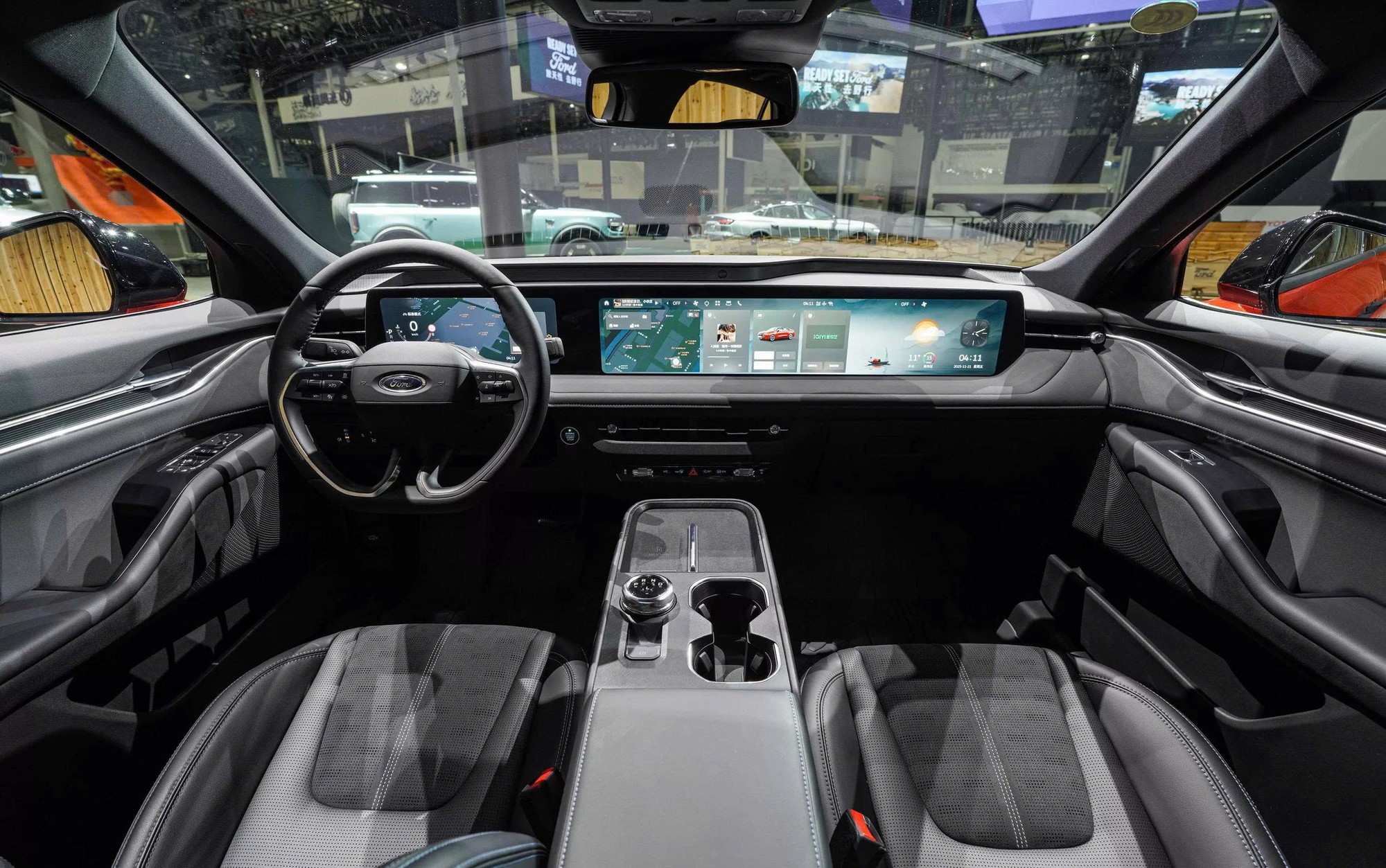 Cận cảnh Ford Mondeo 2025 vừa ra mắt: Sedan đấu Camry m&agrave; người Việt từng th&egrave;m muốn, m&agrave;n h&igrave;nh si&ecirc;u lớn, c&oacute; động cơ hybrid- Ảnh 3.