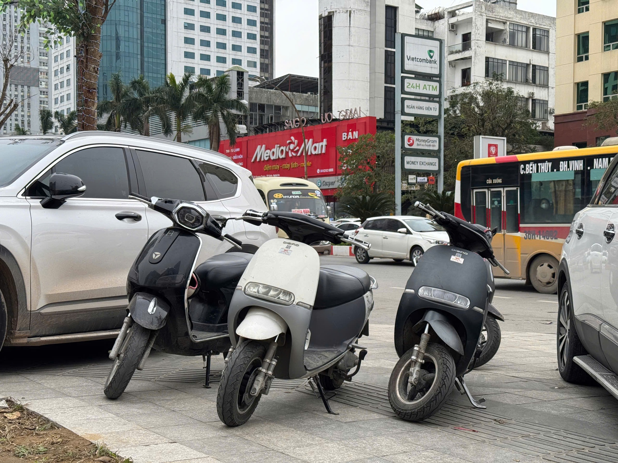 Mua xe máy online: ‘Chỉ dành cho người rành xe có nhiều kinh nghiệm’- Ảnh 6. Mua xe máy online: ‘Chỉ dành cho người rành xe có nhiều kinh nghiệm’- Ảnh 6.