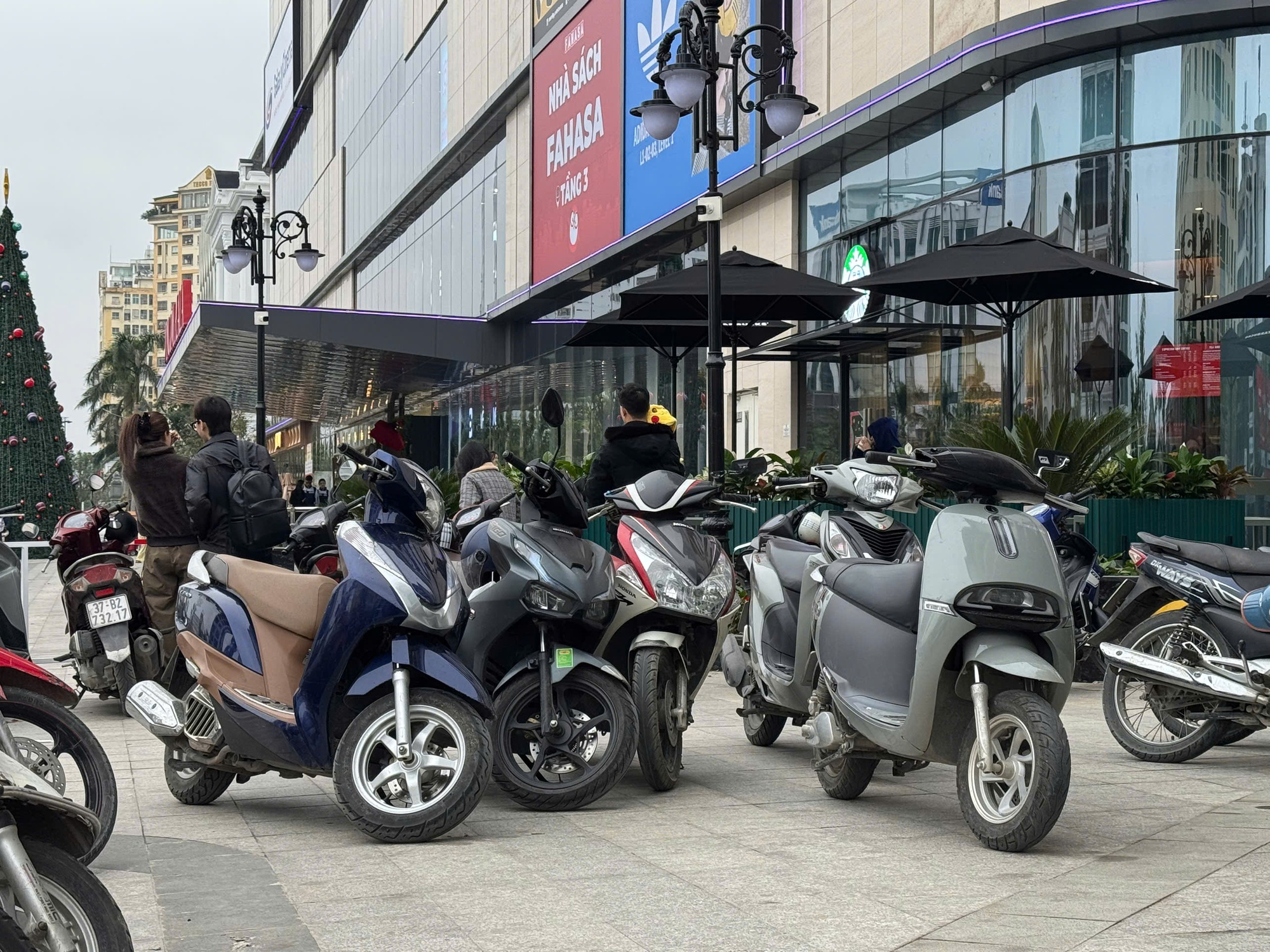 Mua xe máy online: ‘Chỉ dành cho người rành xe có nhiều kinh nghiệm’- Ảnh 3. Mua xe máy online: ‘Chỉ dành cho người rành xe có nhiều kinh nghiệm’- Ảnh 3.