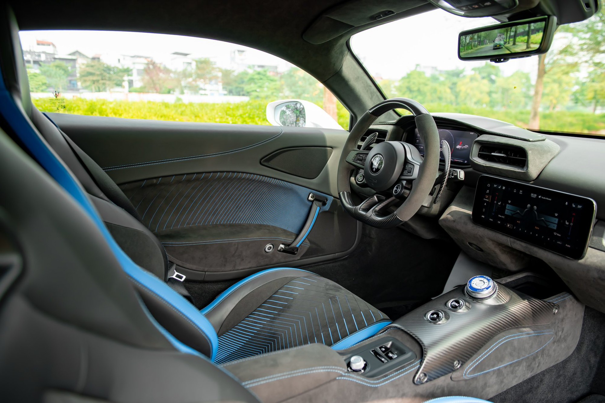 &lsquo;Bốc hơi&rsquo; gần 8 tỷ đồng bằng căn chung cư xịn ở H&agrave; Nội, chiếc Maserati MC20 n&agrave;y vẫn m&ograve;n mỏi t&igrave;m chủ sau gần 4 năm về nước- Ảnh 4.