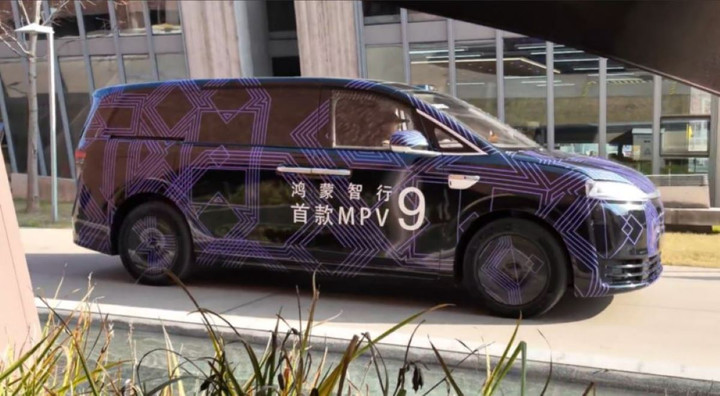 &Ocirc; t&ocirc; đầu ti&ecirc;n c&oacute; t&uacute;i kh&iacute; dạng mũ bảo hiểm, ghế giật l&ugrave;i khi va chạm- Ảnh 2.