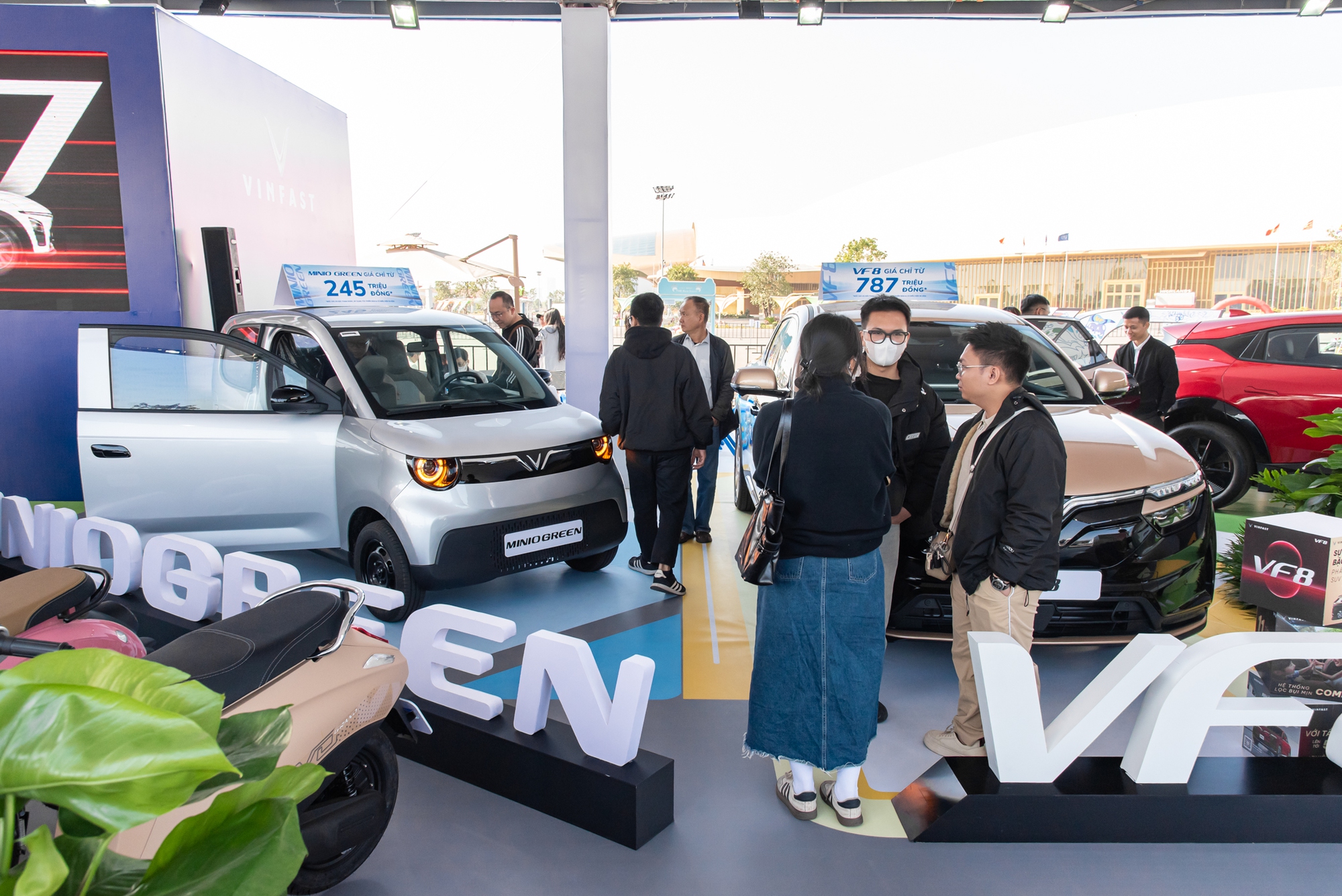 VinFast mang loạt xe hot đến trung tâm triển lãm lớn nhất Đông Nam Á: 10 ô tô, 12 xe máy, có mẫu tải điện đầu tiên thị trường- Ảnh 2. VinFast mang loạt xe hot đến trung tâm triển lãm lớn nhất Đông Nam Á: 10 ô tô, 12 xe máy, có mẫu tải điện đầu tiên thị trường- Ảnh 2.