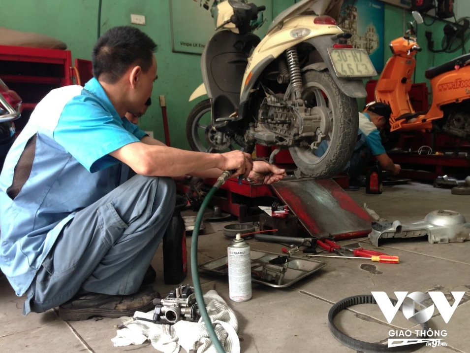 Nghề bơm v&aacute; xe đạp, xe m&aacute;y tr&ecirc;n phố ở H&agrave; Nội sắp biến mất?- Ảnh 7.