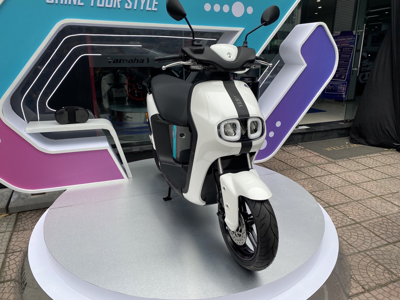 Yamaha 'tuy&ecirc;n chiến' xe điện tại Việt Nam: Tung dịch vụ đổi pin 24/7, cứu hộ miễn ph&iacute;, sẵn s&agrave;ng đấu s&ograve;ng phẳng với c&aacute;c đối thủ- Ảnh 1.