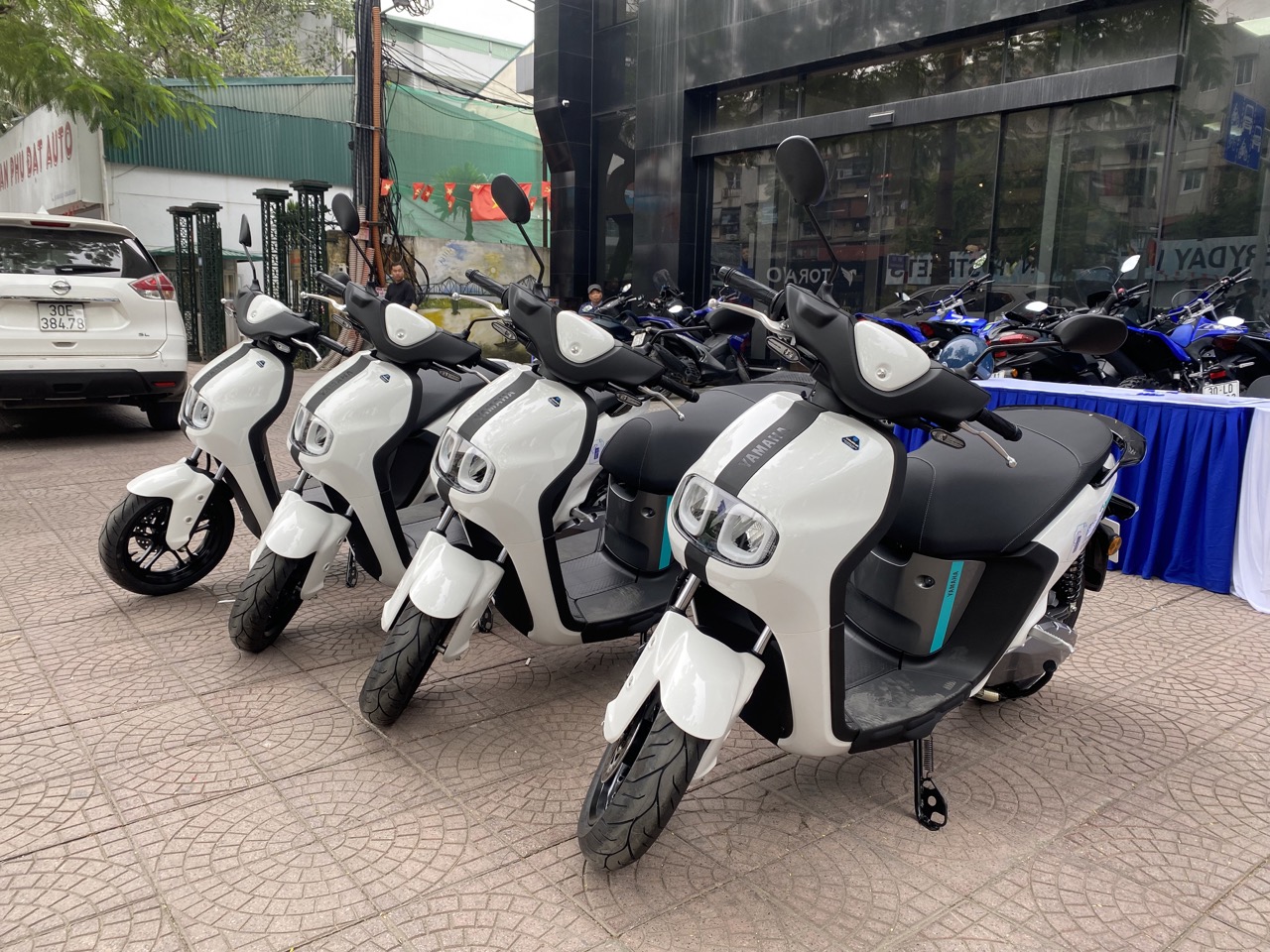 Yamaha 'tuy&ecirc;n chiến' xe điện tại Việt Nam: Tung dịch vụ đổi pin 24/7, cứu hộ miễn ph&iacute;, sẵn s&agrave;ng đấu s&ograve;ng phẳng với c&aacute;c đối thủ- Ảnh 2.