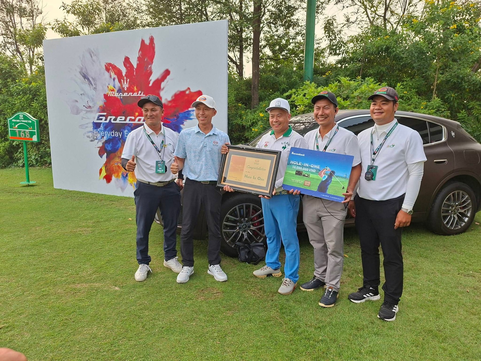 Một golfer thắng chiếc Maserati Grecale trị giá 4 tỷ đồng tại giải đấu HTV Swing Cup 2025- Ảnh 2. Một golfer thắng chiếc Maserati Grecale trị giá 4 tỷ đồng tại giải đấu HTV Swing Cup 2025- Ảnh 2.