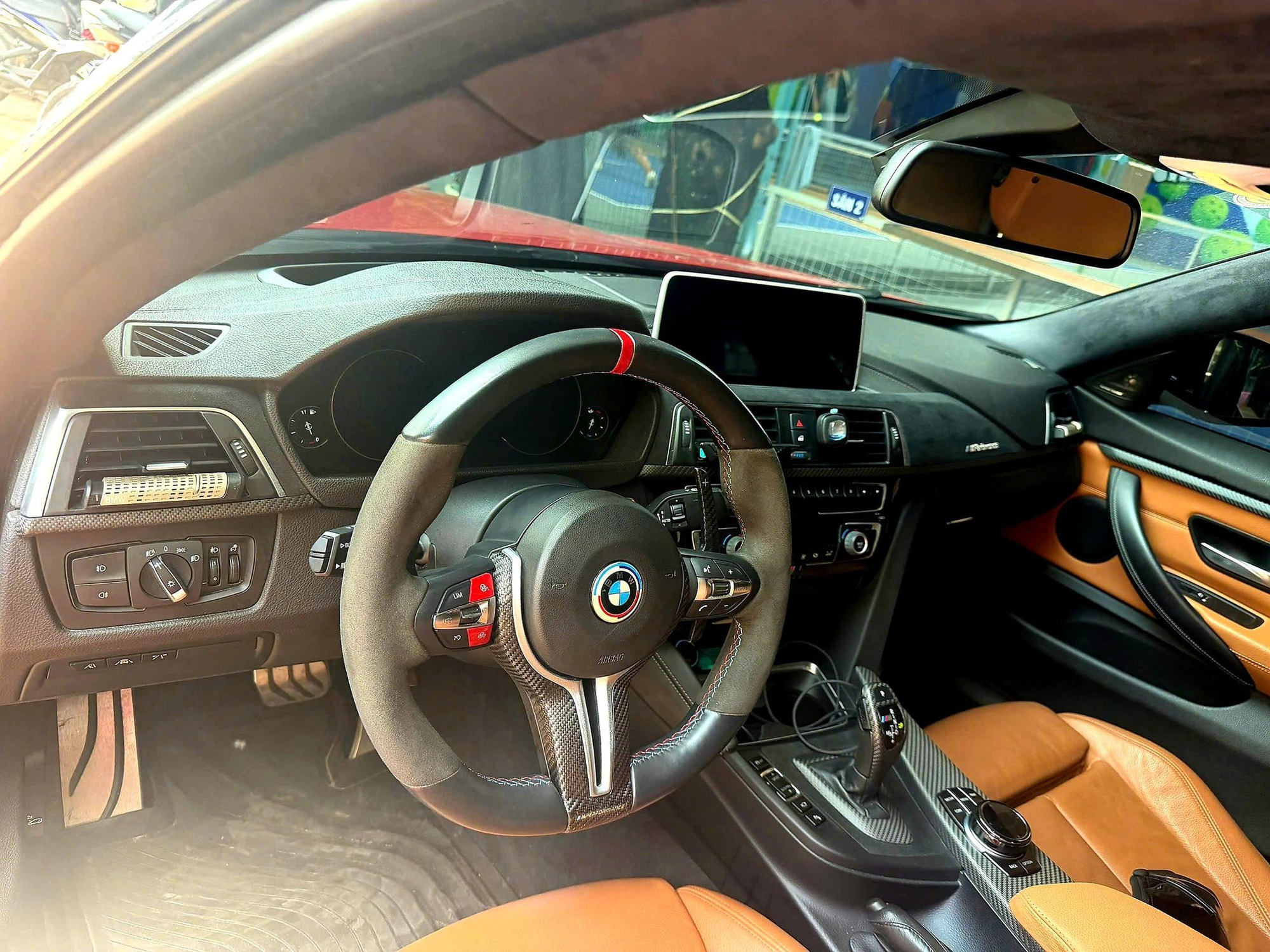 BMW 420i GranCoupe độ hơn 900 triệu tiền đồ, 'danh sách dài như sớ' nhưng rao bán chỉ hơn 800 vẫn có người mua 'vội' trong đêm- Ảnh 5.
