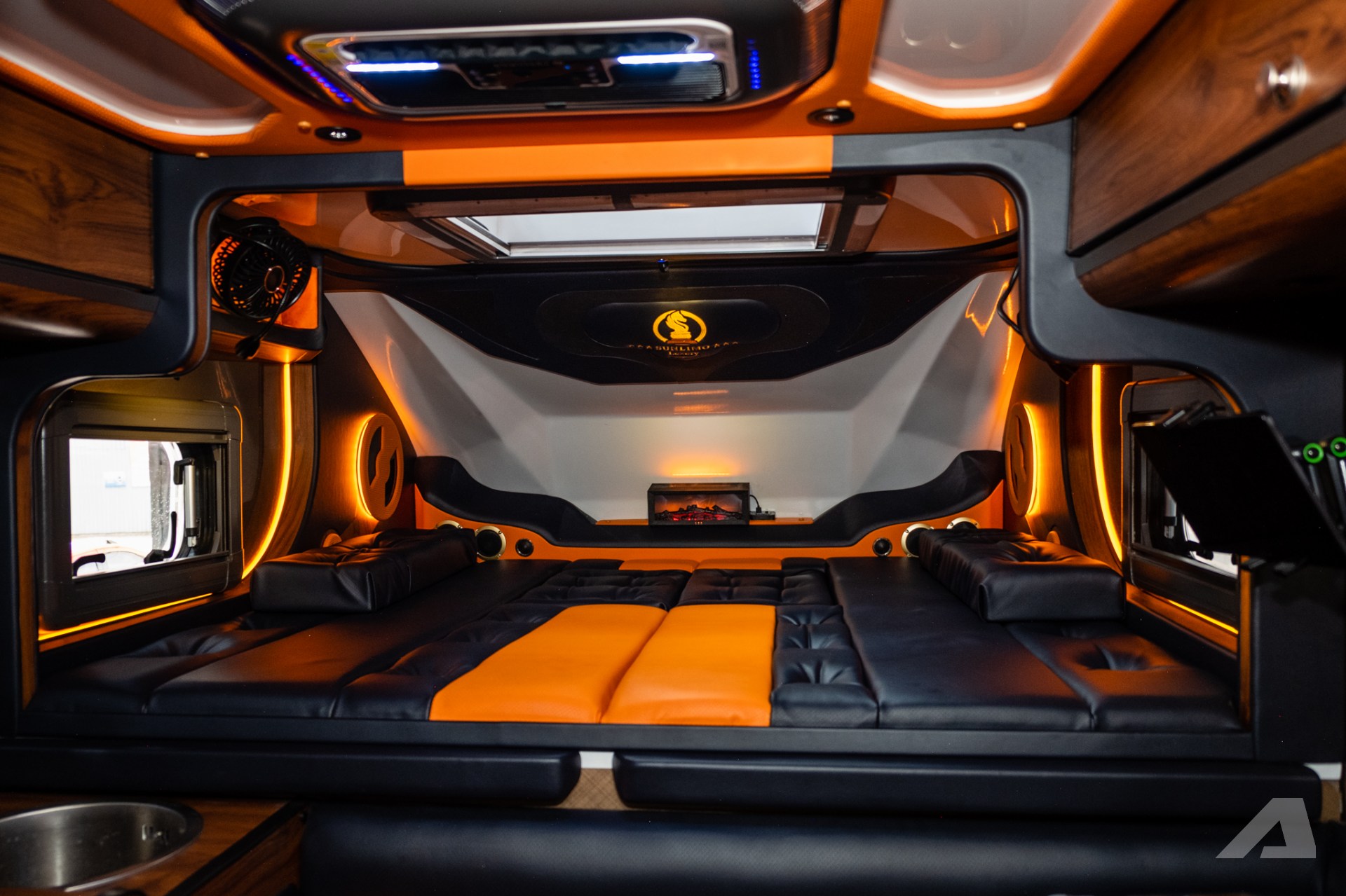 Thợ Việt làm nhà mini cho bán tải: Giá tới hơn 650 triệu đồng, có bếp, nhà vệ sinh, quầy rượu sang xịn, chủ xe tự tháo lắp được- Ảnh 7. Thợ Việt làm nhà mini cho bán tải: Giá tới hơn 650 triệu đồng, có bếp, nhà vệ sinh, quầy rượu sang xịn, chủ xe tự tháo lắp được- Ảnh 7.