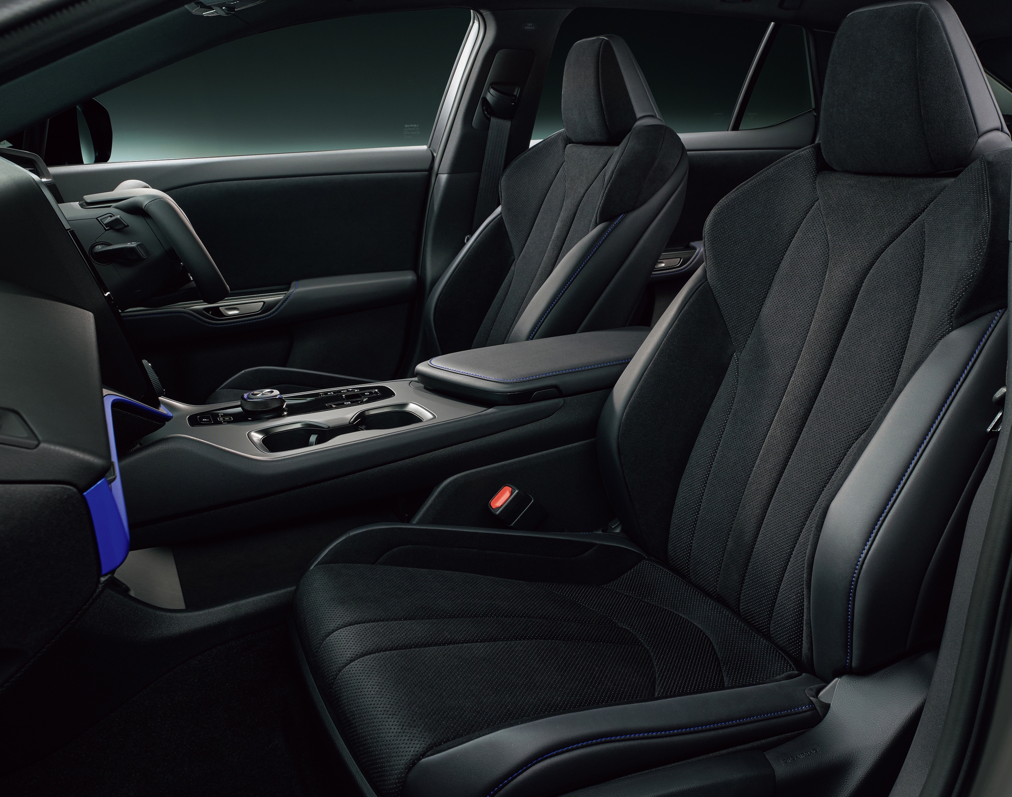 Th&iacute;ch Lexus RX nhưng vẫn chưa đủ thể thao, đ&acirc;y sẽ l&agrave; phi&ecirc;n bản ph&ugrave; hợp: Mạnh 426 m&atilde; lực, 'd&aacute;t' đầy carbon, kh&aacute;ch muốn mua phải xếp h&agrave;ng bốc thăm- Ảnh 9.