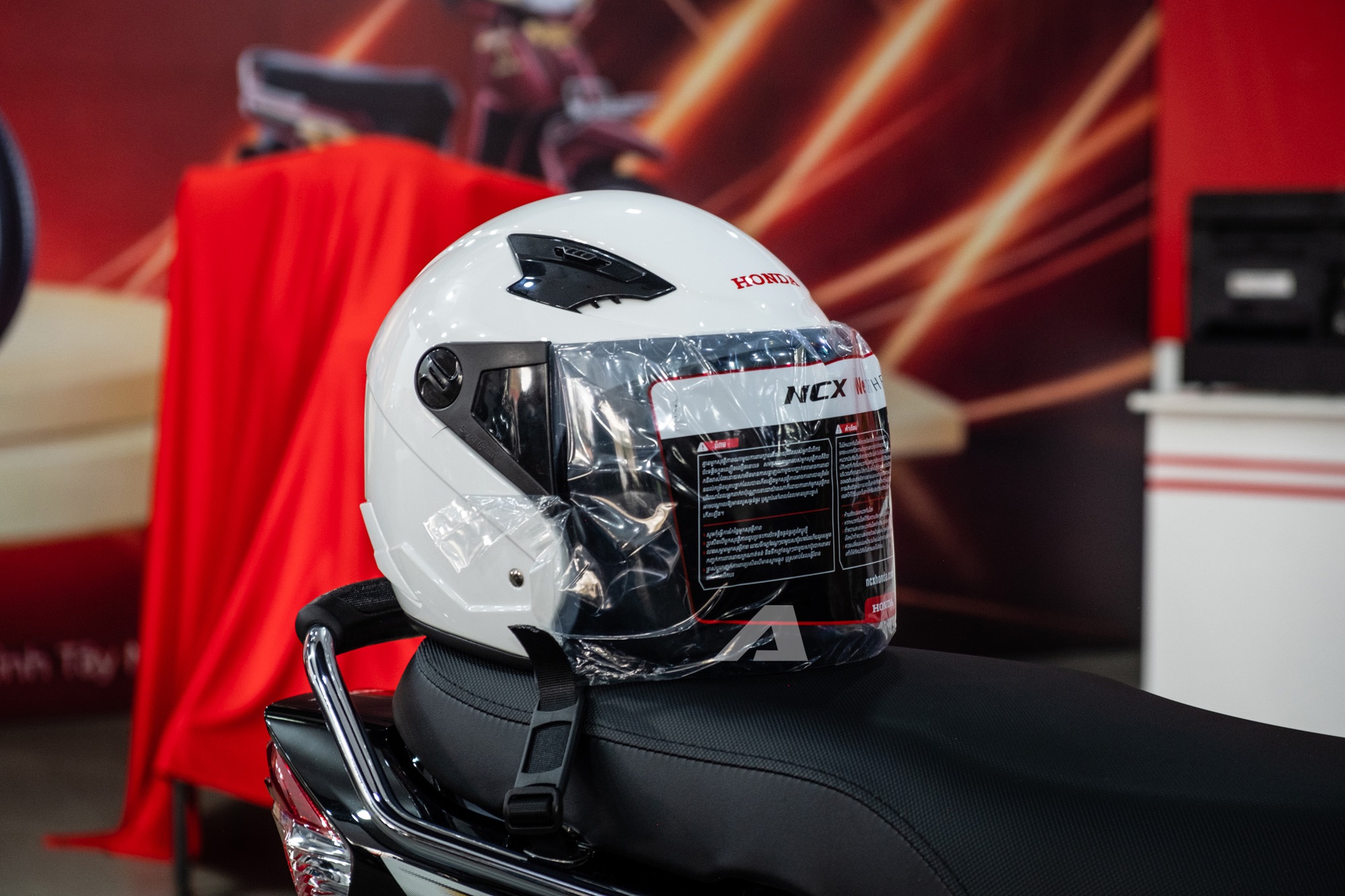 Honda Dream NCX 2026 đầu tiên về Việt Nam: Giá hơn 100 triệu đồng, ngang 2 chiếc SH- Ảnh 21. Honda Dream NCX 2026 đầu tiên về Việt Nam: Giá hơn 100 triệu đồng, ngang 2 chiếc SH- Ảnh 21.