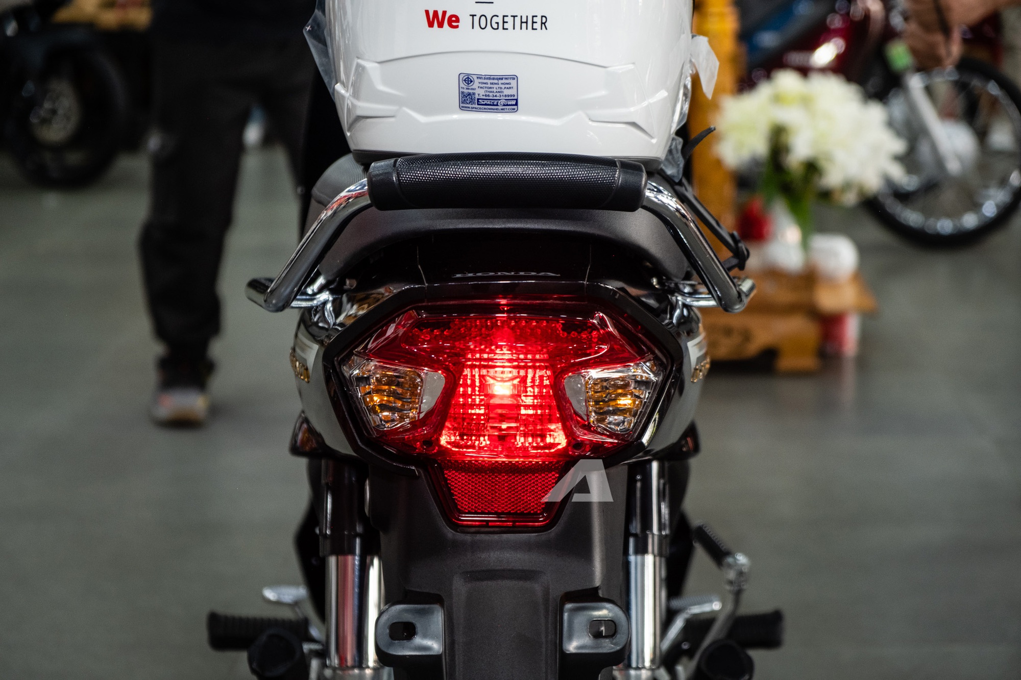 Honda Dream NCX 2026 đầu tiên về Việt Nam: Giá hơn 100 triệu đồng, ngang 2 chiếc SH- Ảnh 19. Honda Dream NCX 2026 đầu tiên về Việt Nam: Giá hơn 100 triệu đồng, ngang 2 chiếc SH- Ảnh 19.