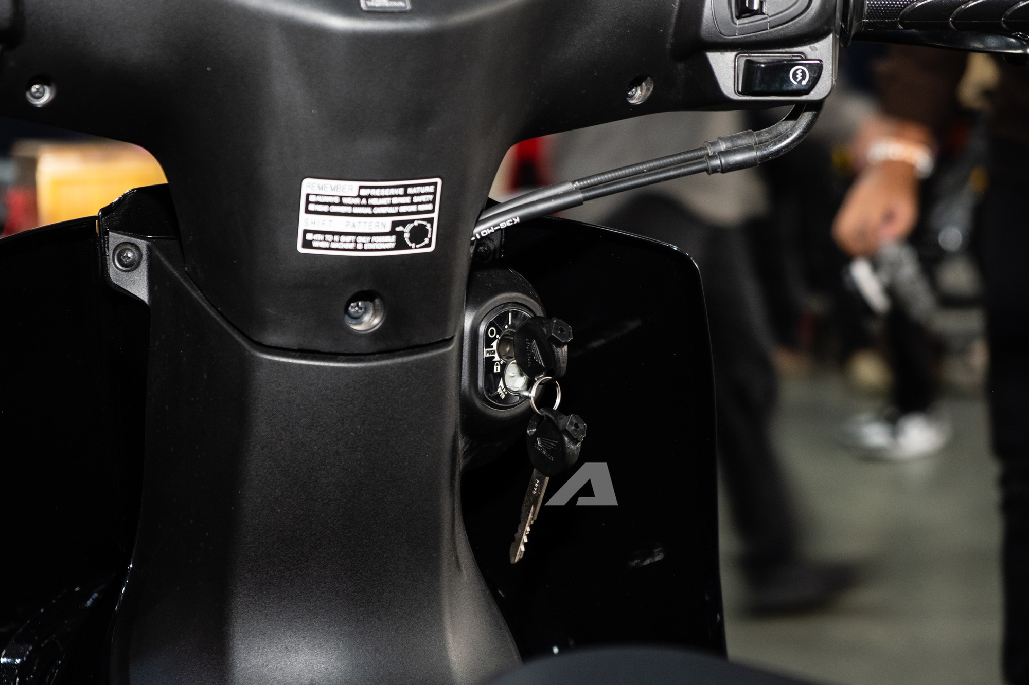 Honda Dream NCX 2026 đầu tiên về Việt Nam: Giá hơn 100 triệu đồng, ngang 2 chiếc SH- Ảnh 12. Honda Dream NCX 2026 đầu tiên về Việt Nam: Giá hơn 100 triệu đồng, ngang 2 chiếc SH- Ảnh 12.