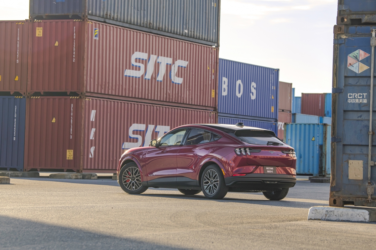 Triệu hồi Ford Mustang Mach-E tại Việt Nam để cập nhật phần mềm- Ảnh 3.
