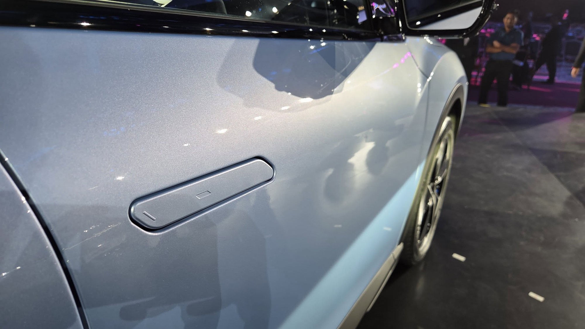 Tay nắm cửa kiểu Range Rover từng ‘hot trend’ một thời nay bị cấm vì liên quan nhiều tai nạn gây chết người- Ảnh 4. Tay nắm cửa kiểu Range Rover từng ‘hot trend’ một thời nay bị cấm vì liên quan nhiều tai nạn gây chết người- Ảnh 4.